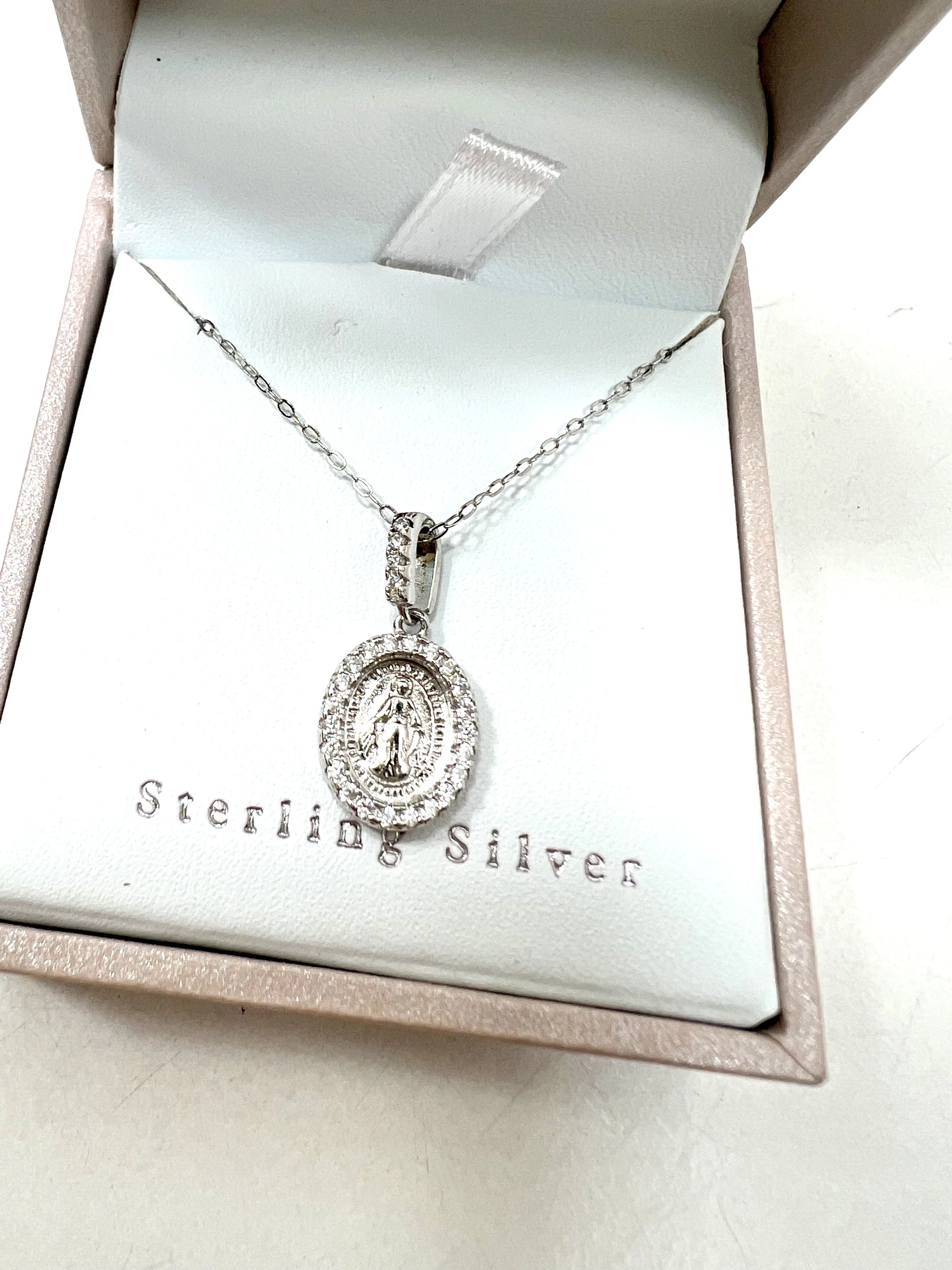 srebrny-lancuszek-z-medalikiem-pr-925-pudelko-ean-gtin-5906803444599
