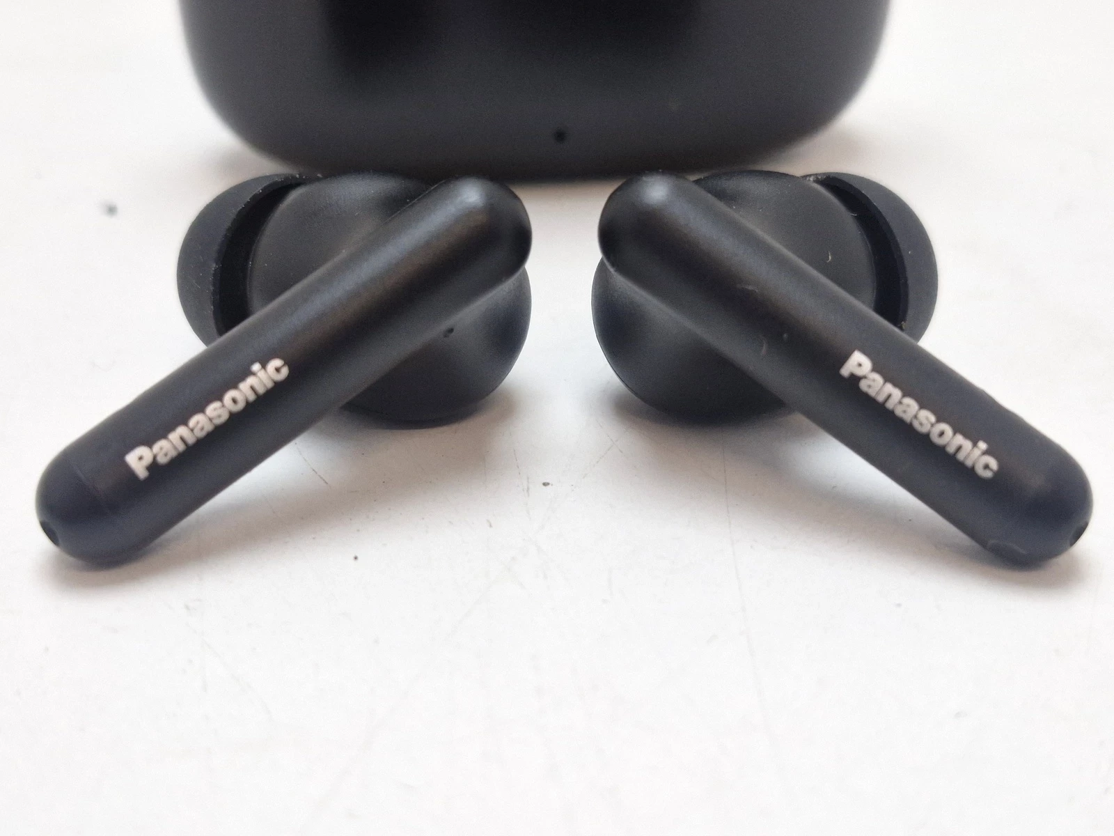 sluchawki-bezprzewodowe-douszne-panasonic-rz-b100w-stan-11323-2