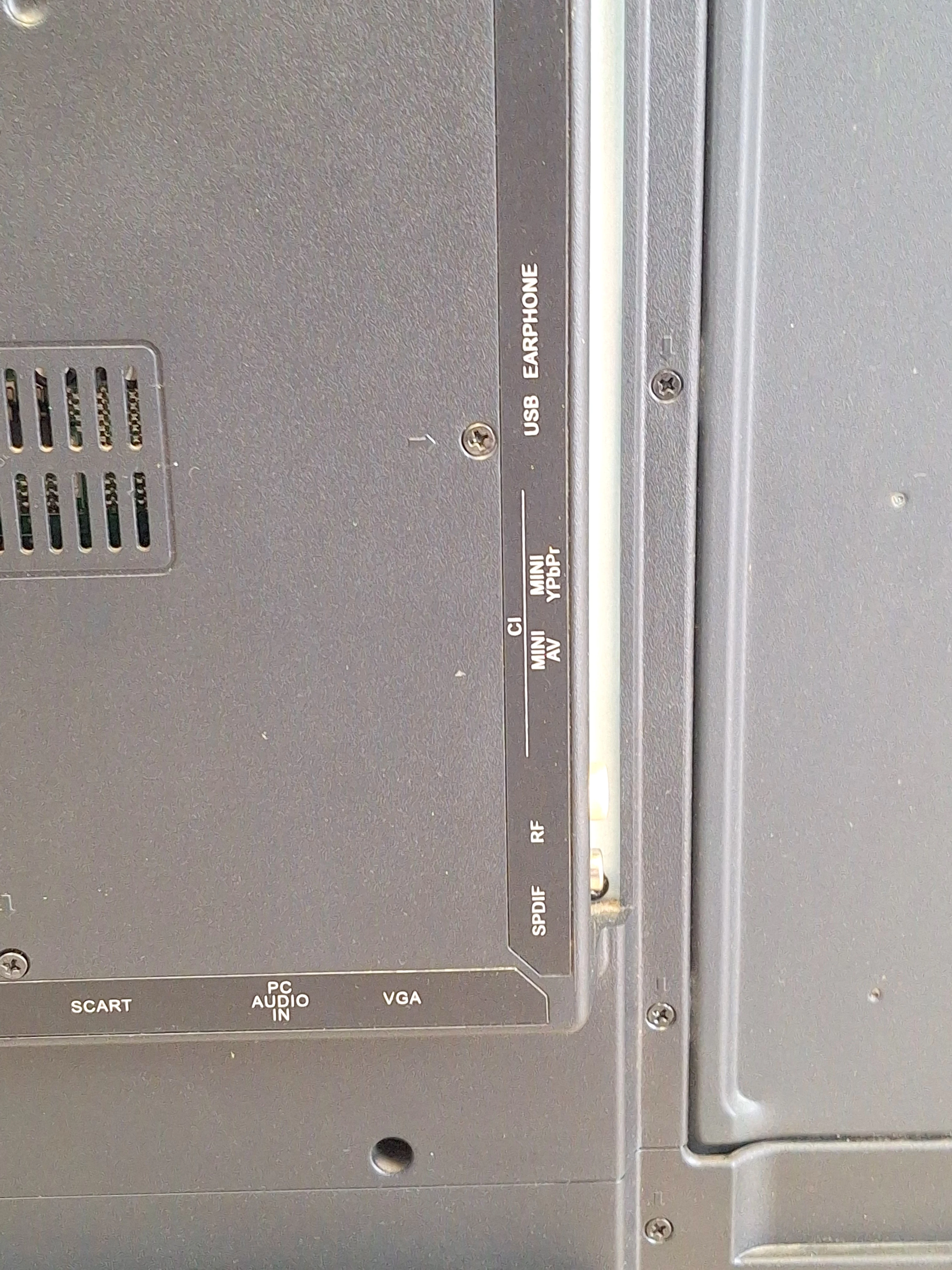 telewizor-manta-led4004-typ-telewizora-211486-250142