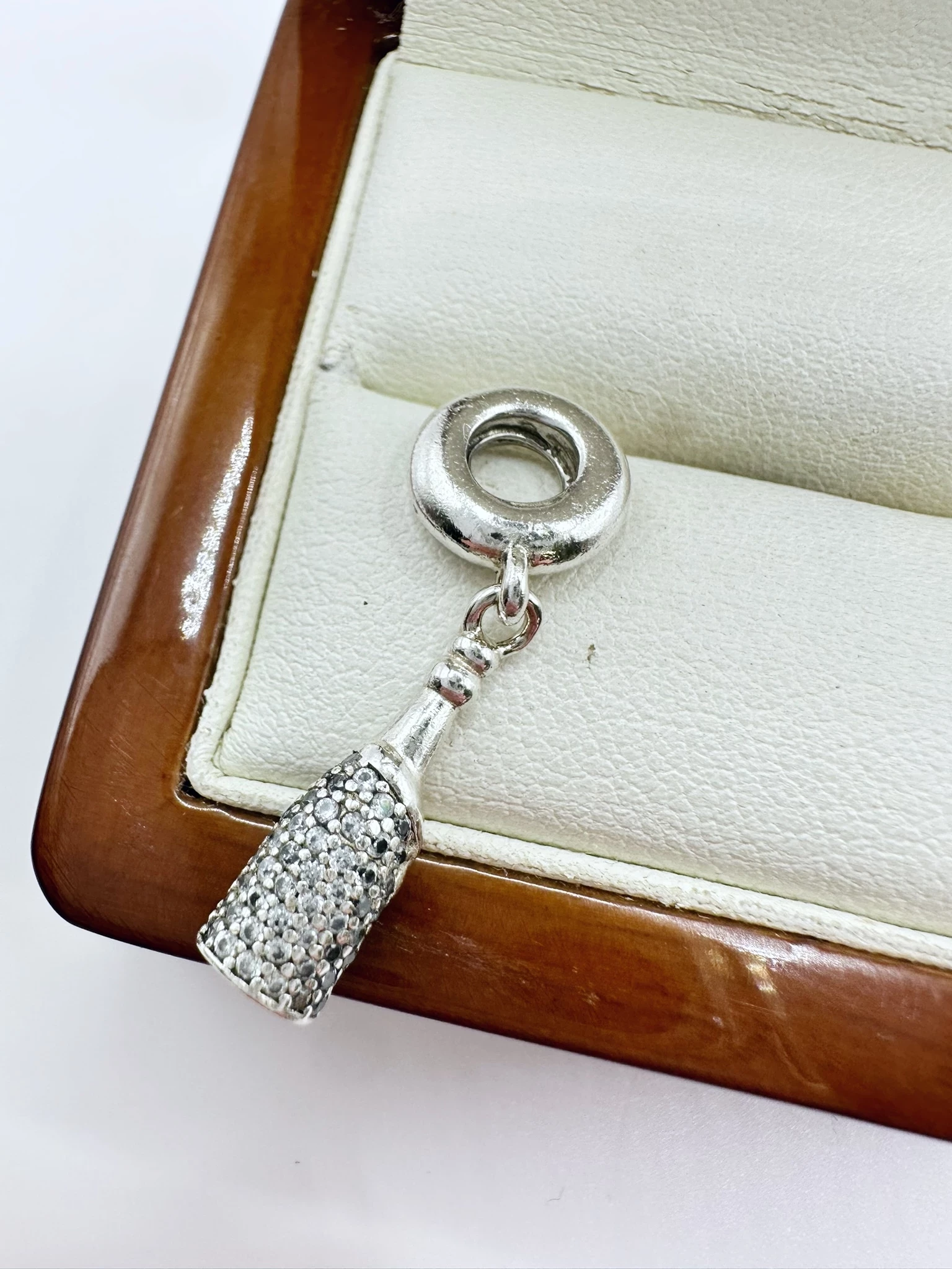 piekny-charms-do-bransoletki-celebration-time-szampan-srebro-925-kamien-17088-128