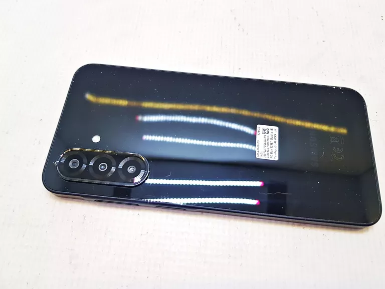 telefon-samsung-galaxy-a26-5g-6128gb-opis-przekatna-ekranu-670