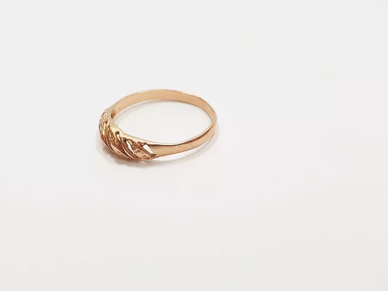 zloty-pierscionek-585-132-g-r-14-rodzaj-2205-2