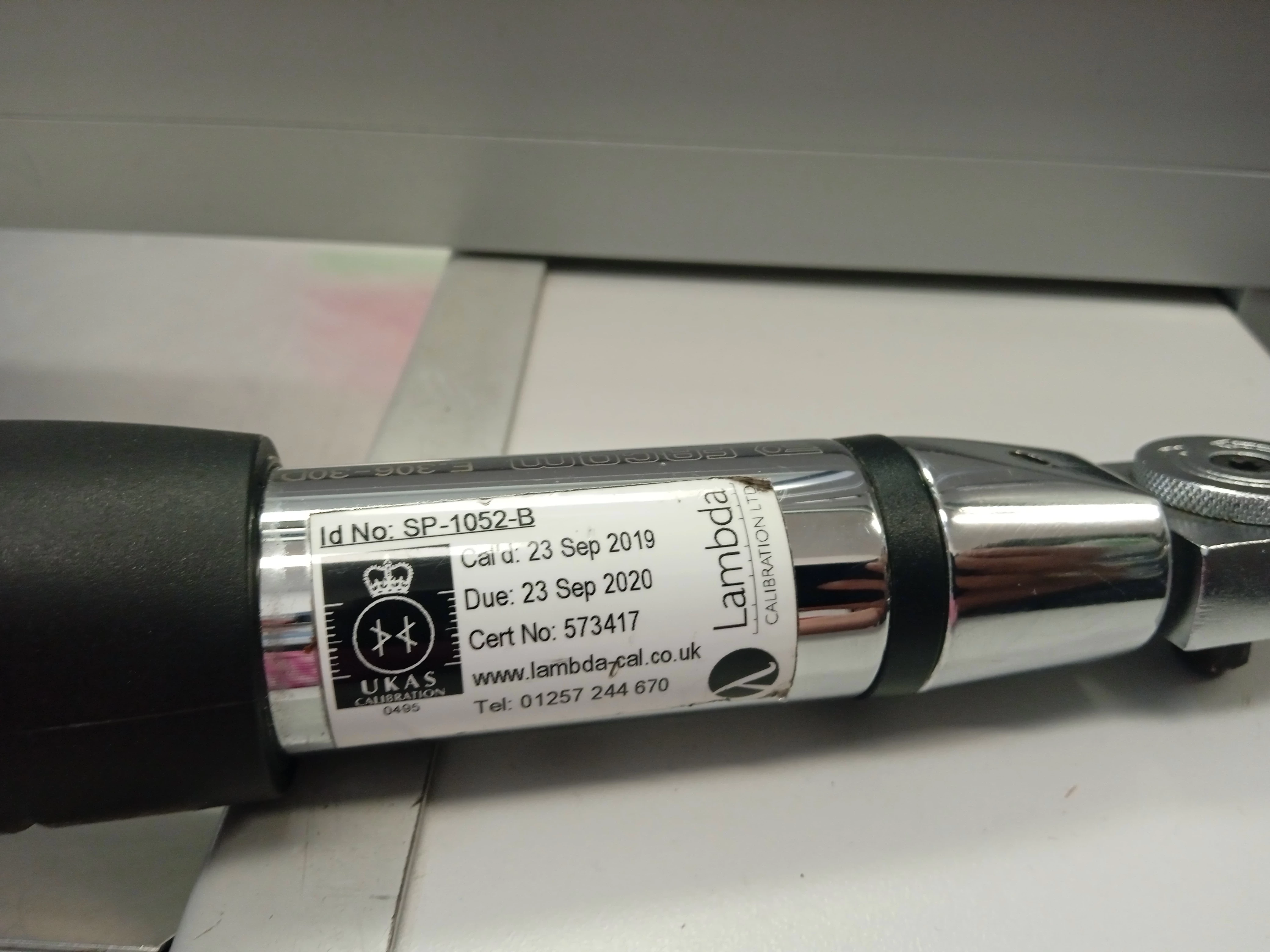 e306-30d-klucz-elektroniczny-z-odczytem-momentu-15-30-nm-stan-11323-2