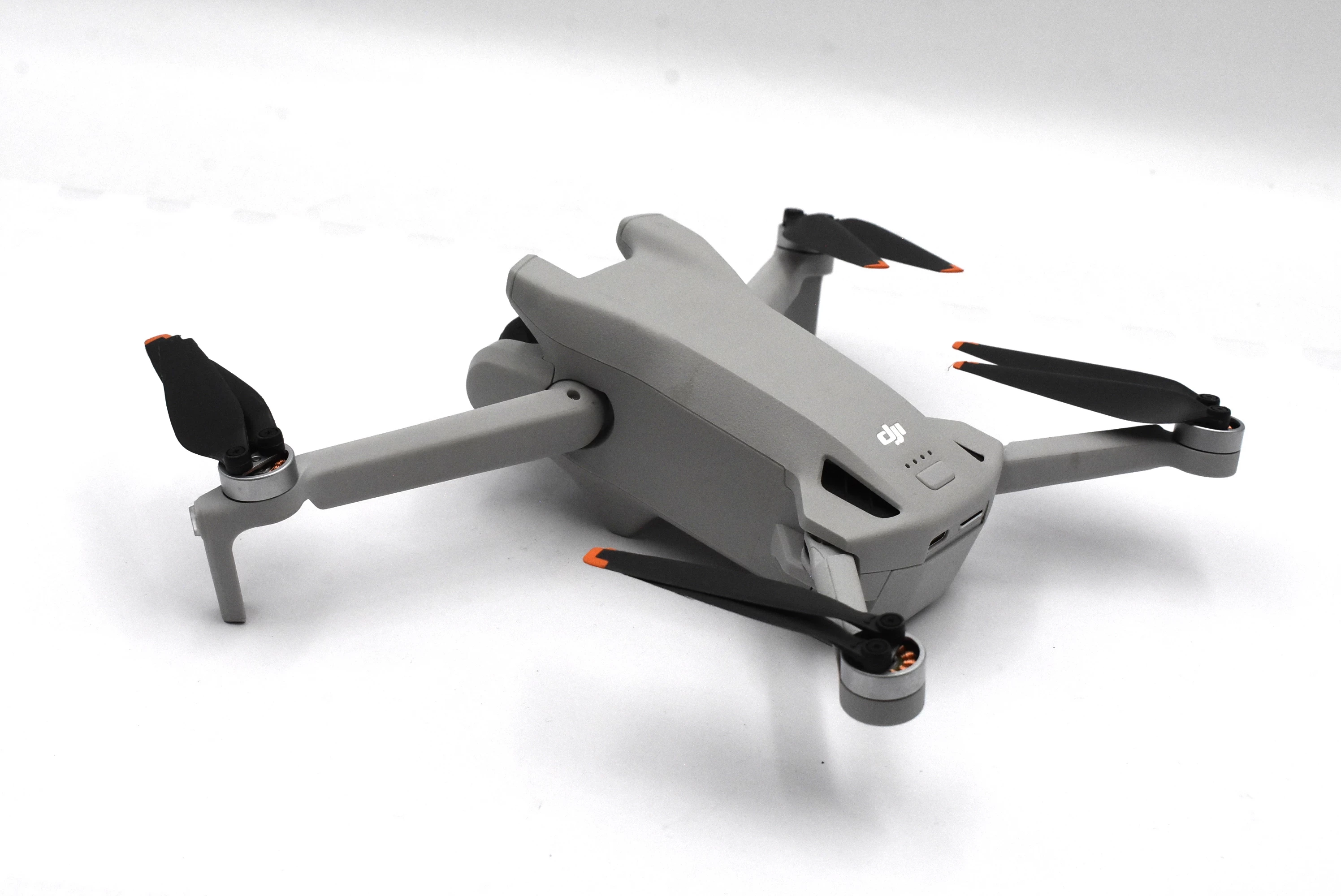 dron-dji-mini-3-rc-249g-z-kamera-4k-hdr-kontroler-rm330-stan-11323-2