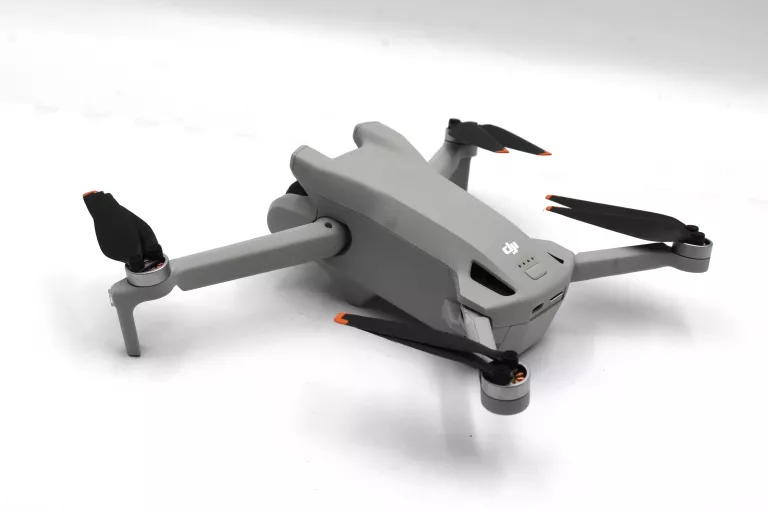 dron-dji-mini-3-rc-249g-z-kamera-4k-hdr-kontroler-rm330-stan-11323-2