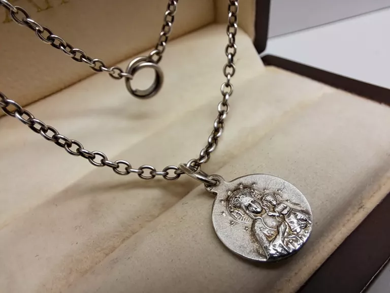 srebrny-lancuszek-z-zawieszka-bozia-pr925-g853-dl70-cm-stan-11323-2