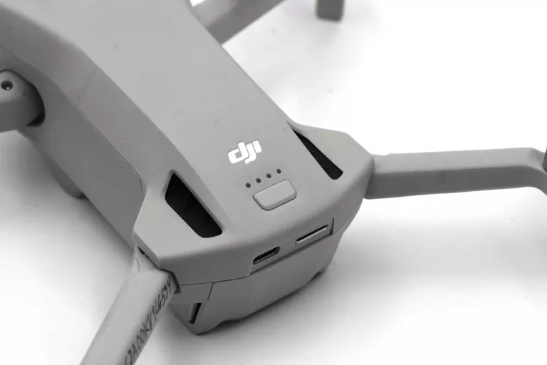 dron-dji-mini-3-rc-249g-z-kamera-4k-hdr-kontroler-rm330-model-dji-mini-3-dji-rc