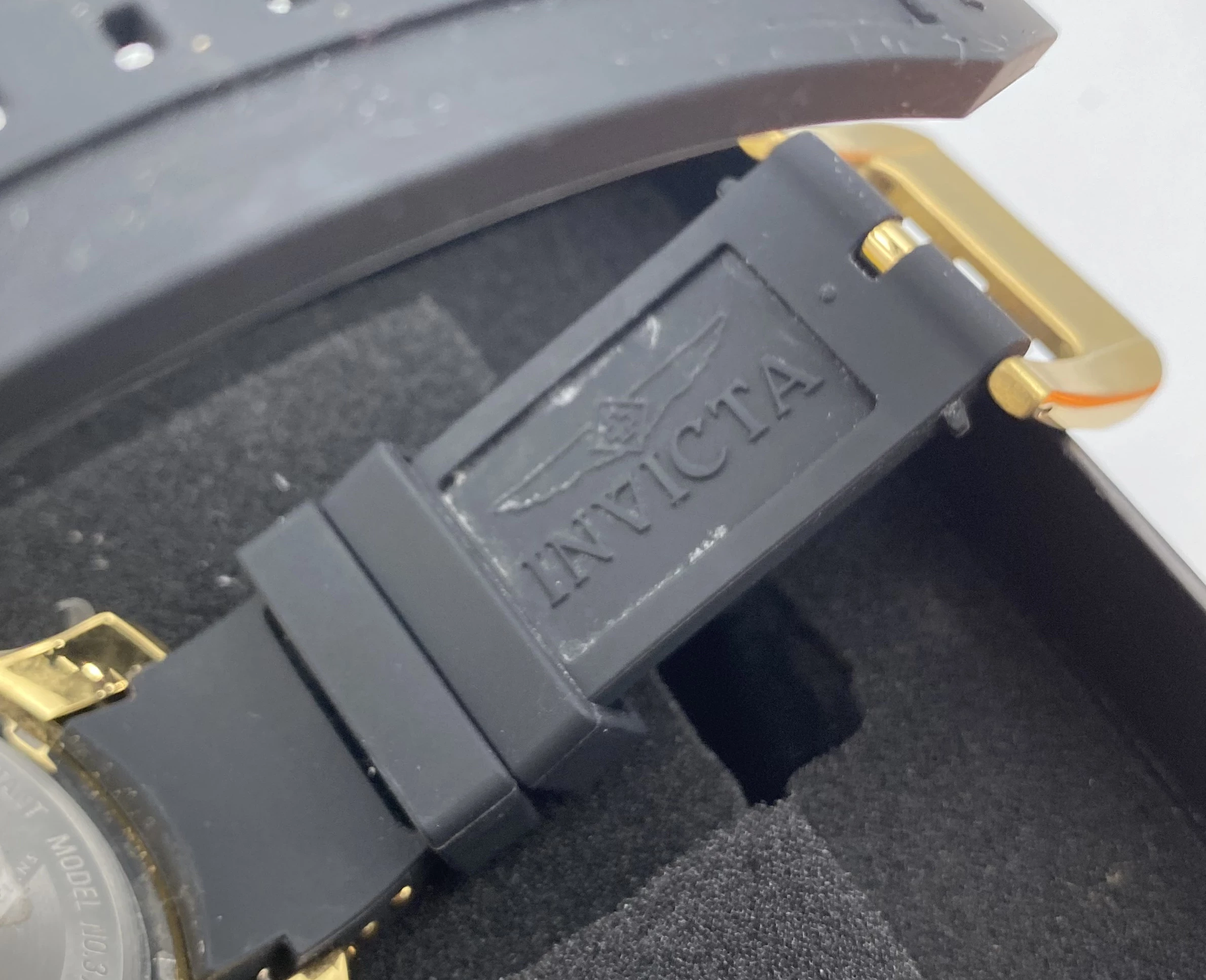 zegarek-invicta-scuba-6981-material-paska-129219-3