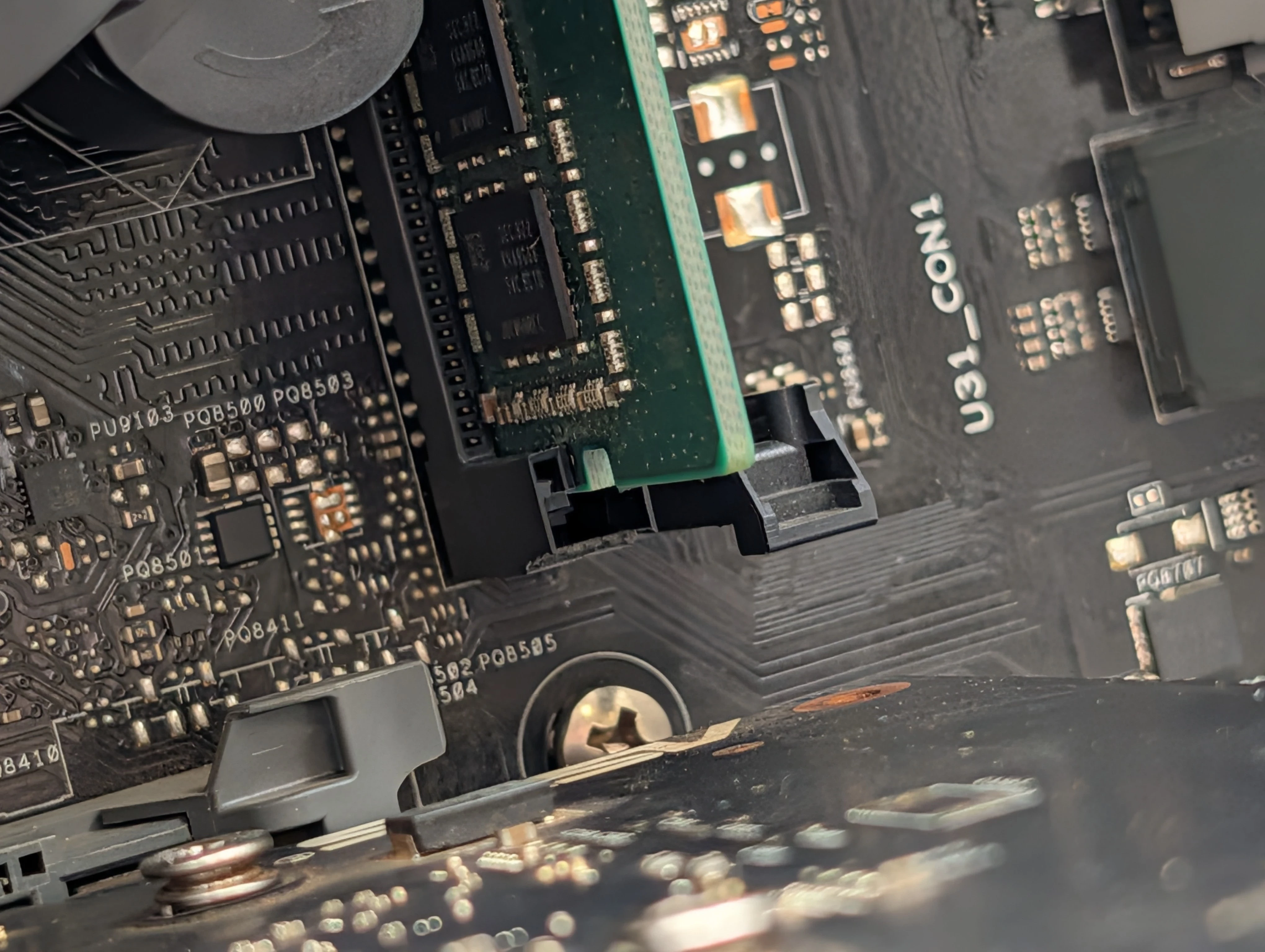 komputer-pc-asus-rog-strix-gl10cs-i5-9400f-8512gb-ssd-gtx-1650-win-11-stan-11323-2