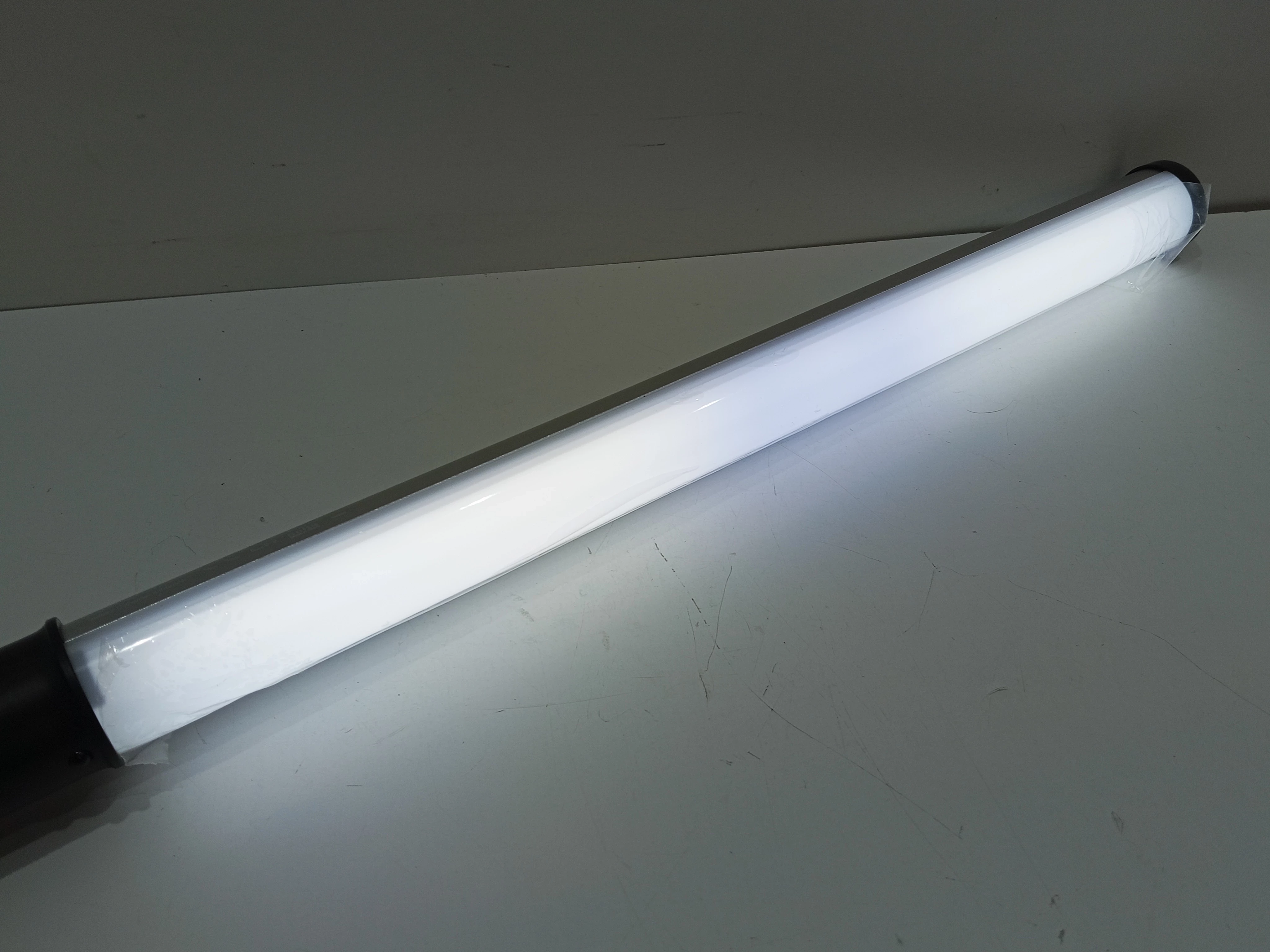 lampa-led-newell-rgb-kathi-model-rgb-kathi