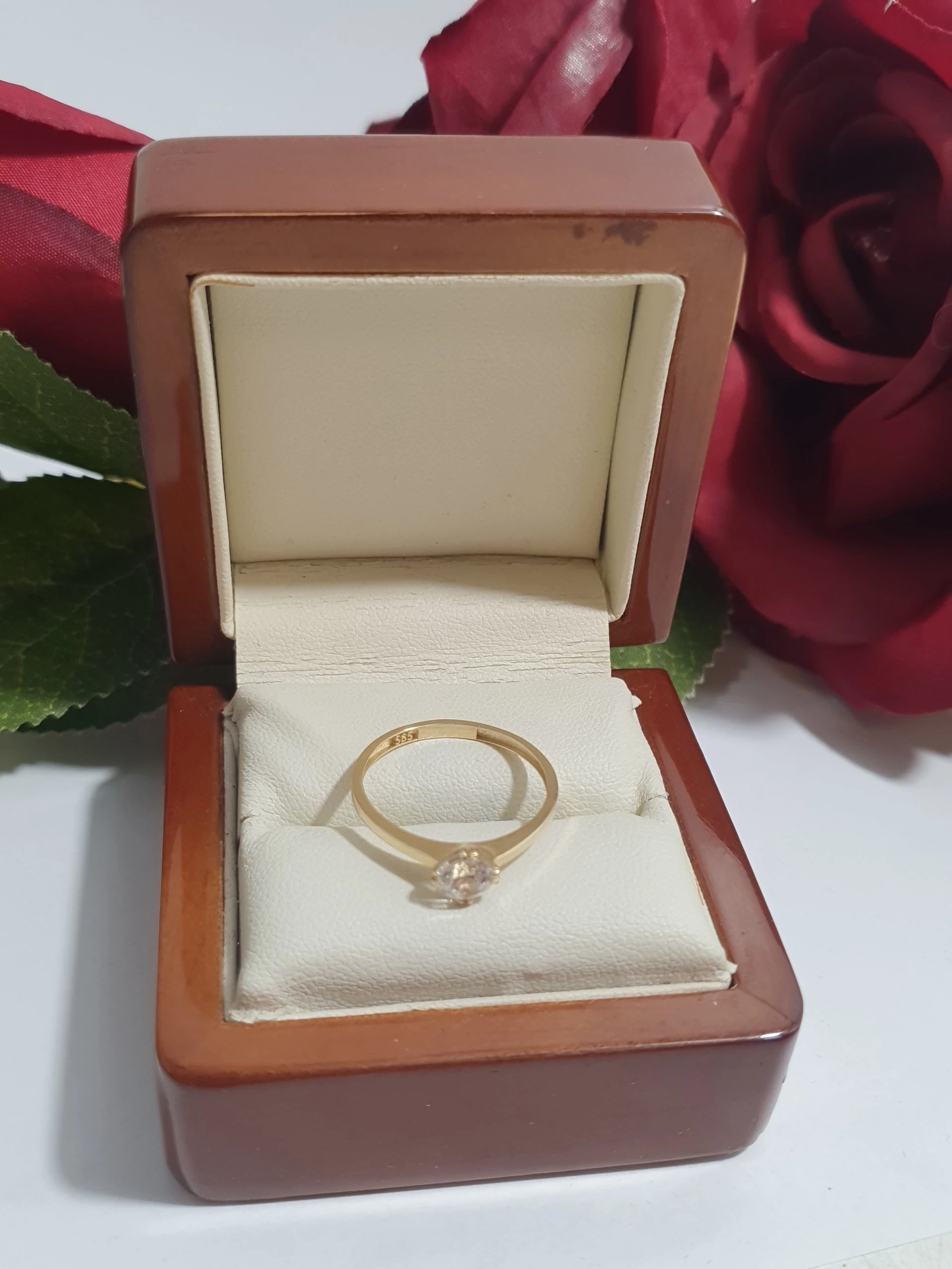 piekny-zloty-pierscionek-120-g-585-ean-gtin-5903772053630