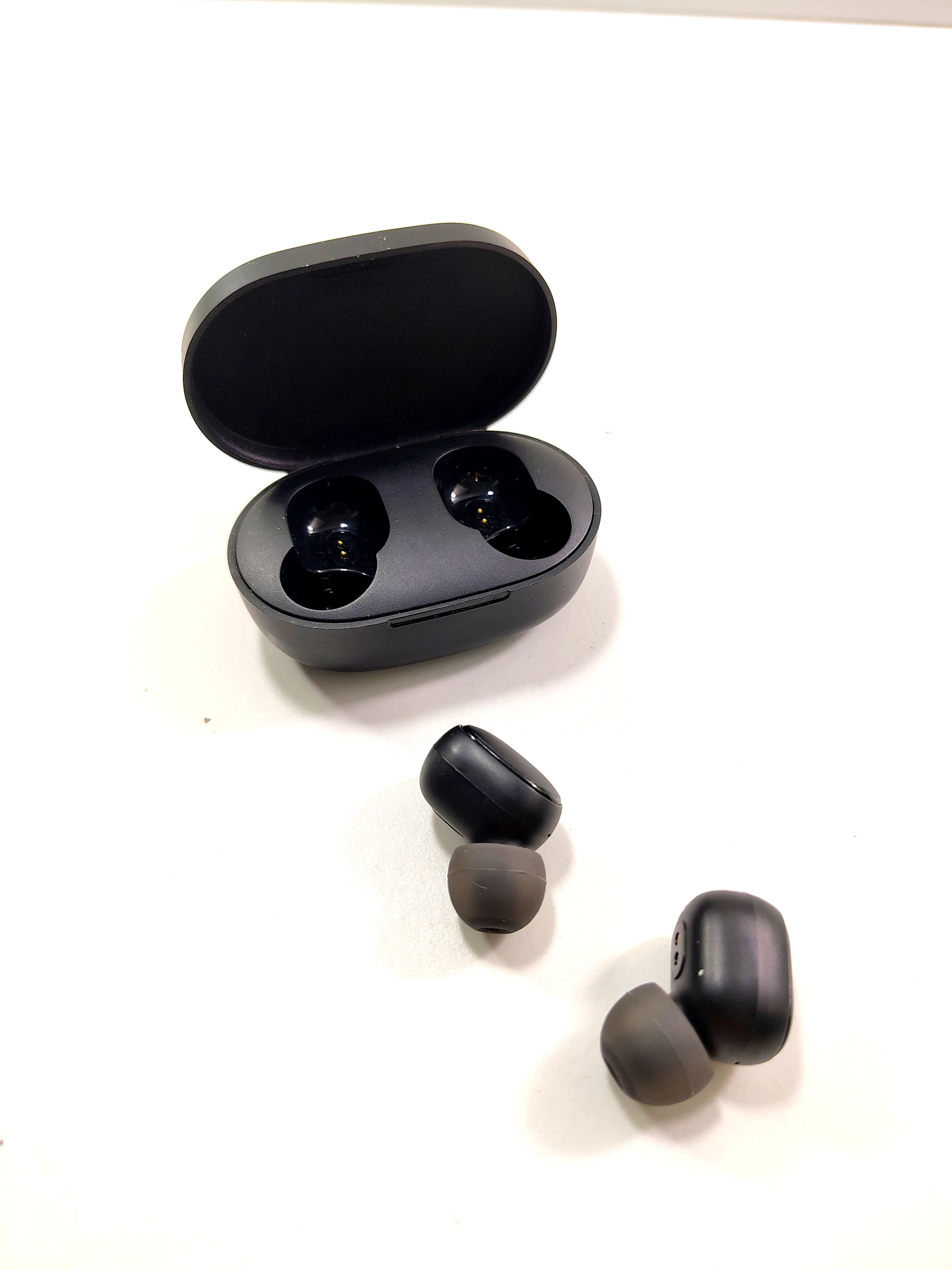 sluchawki-bezprzewodowe-mi-earbuds-basic-2-grochowska-8385-poznan-ska-x