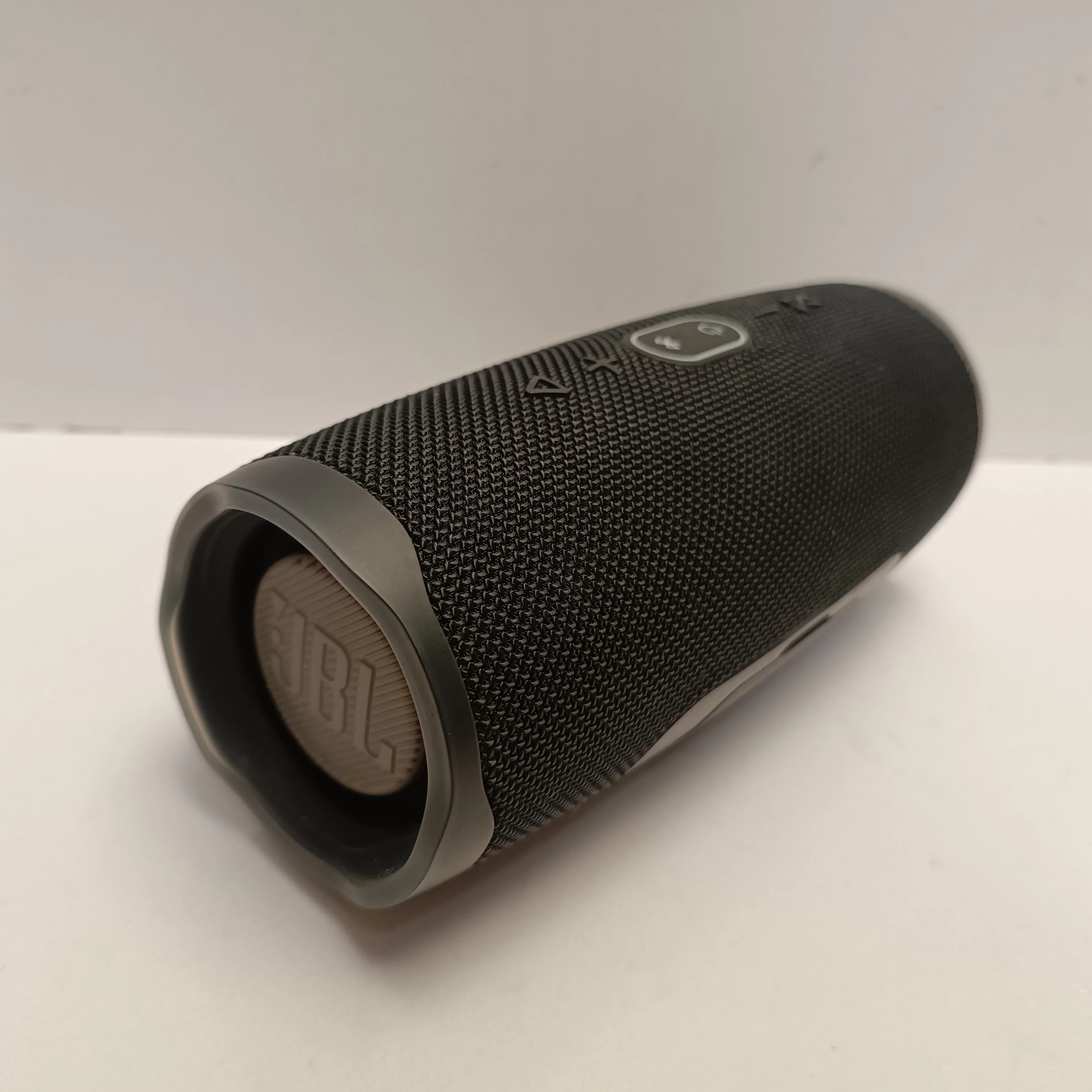 glosnik-jbl-charge-4-stan-11323-2