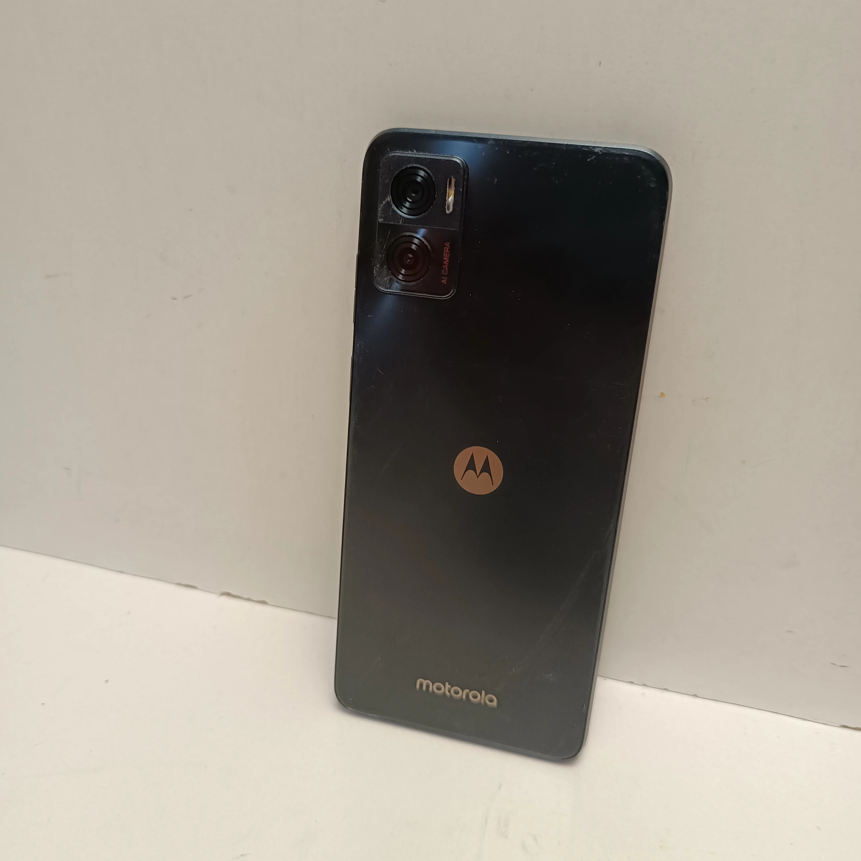 telefon-moto-e22-64gb-przekatna-ekranu-650