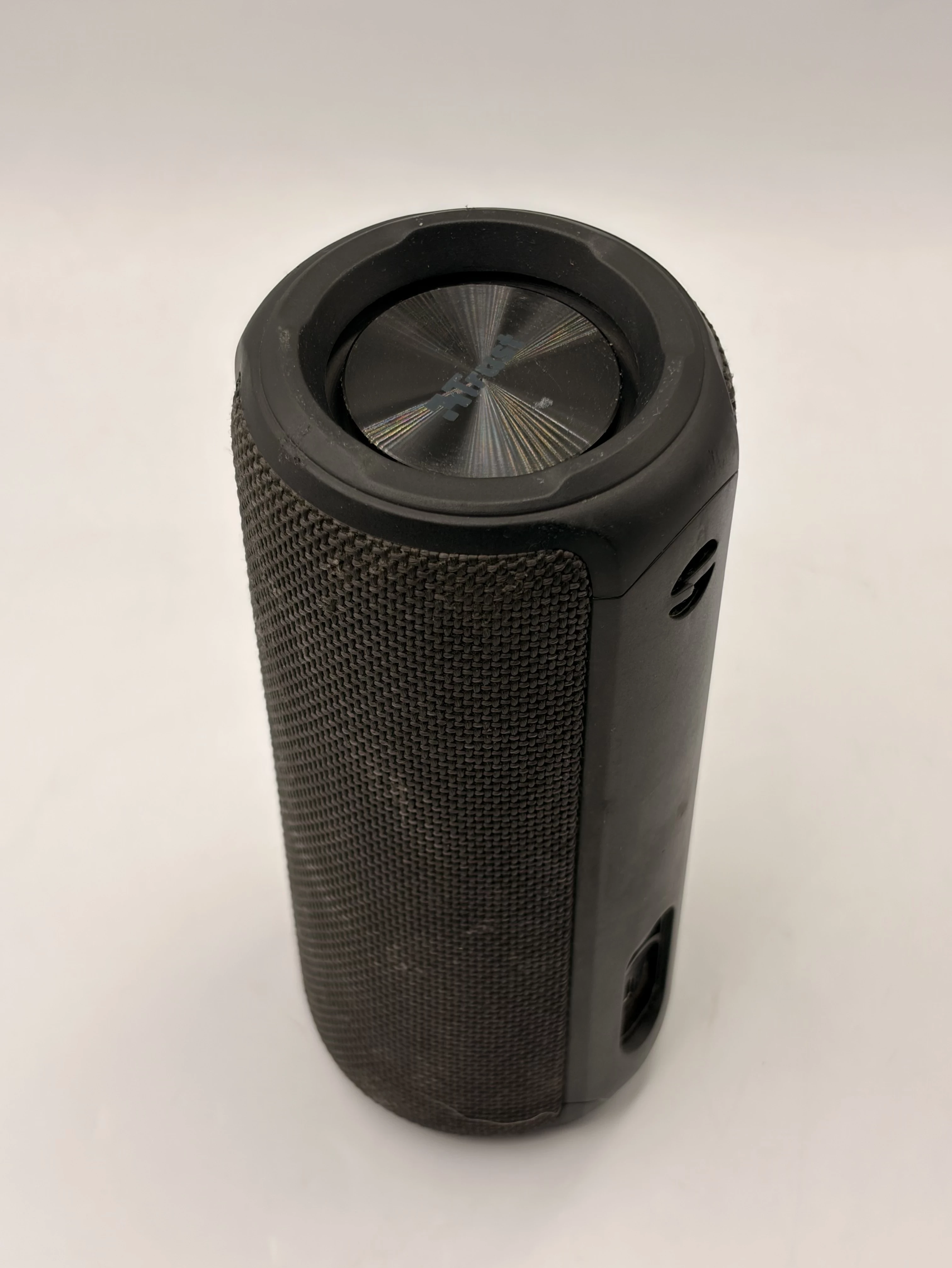 glosnik-przenosny-bluetooth-trust-23833-czarny-20w-moc-2000