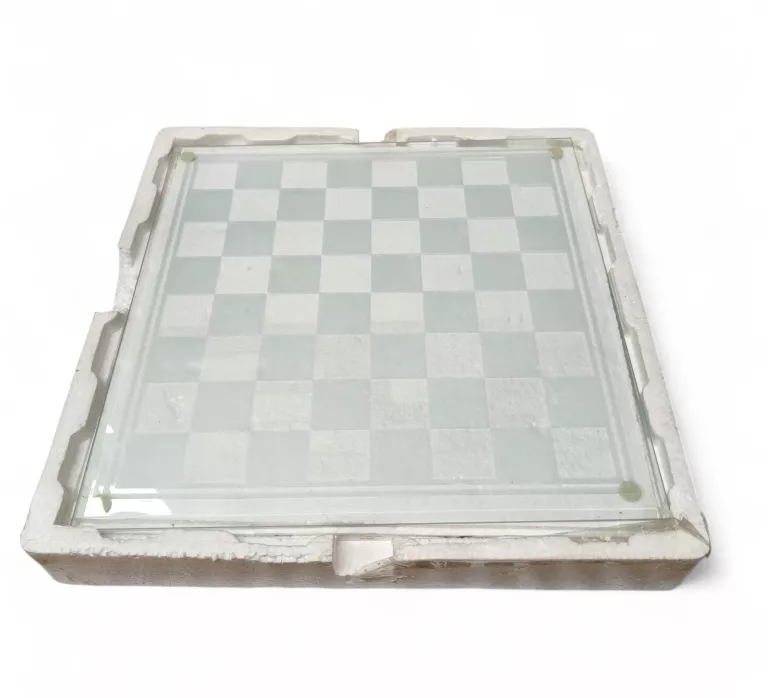 szachy-szklane-jeu-dechec-en-verre-ean-gtin-5908450781089