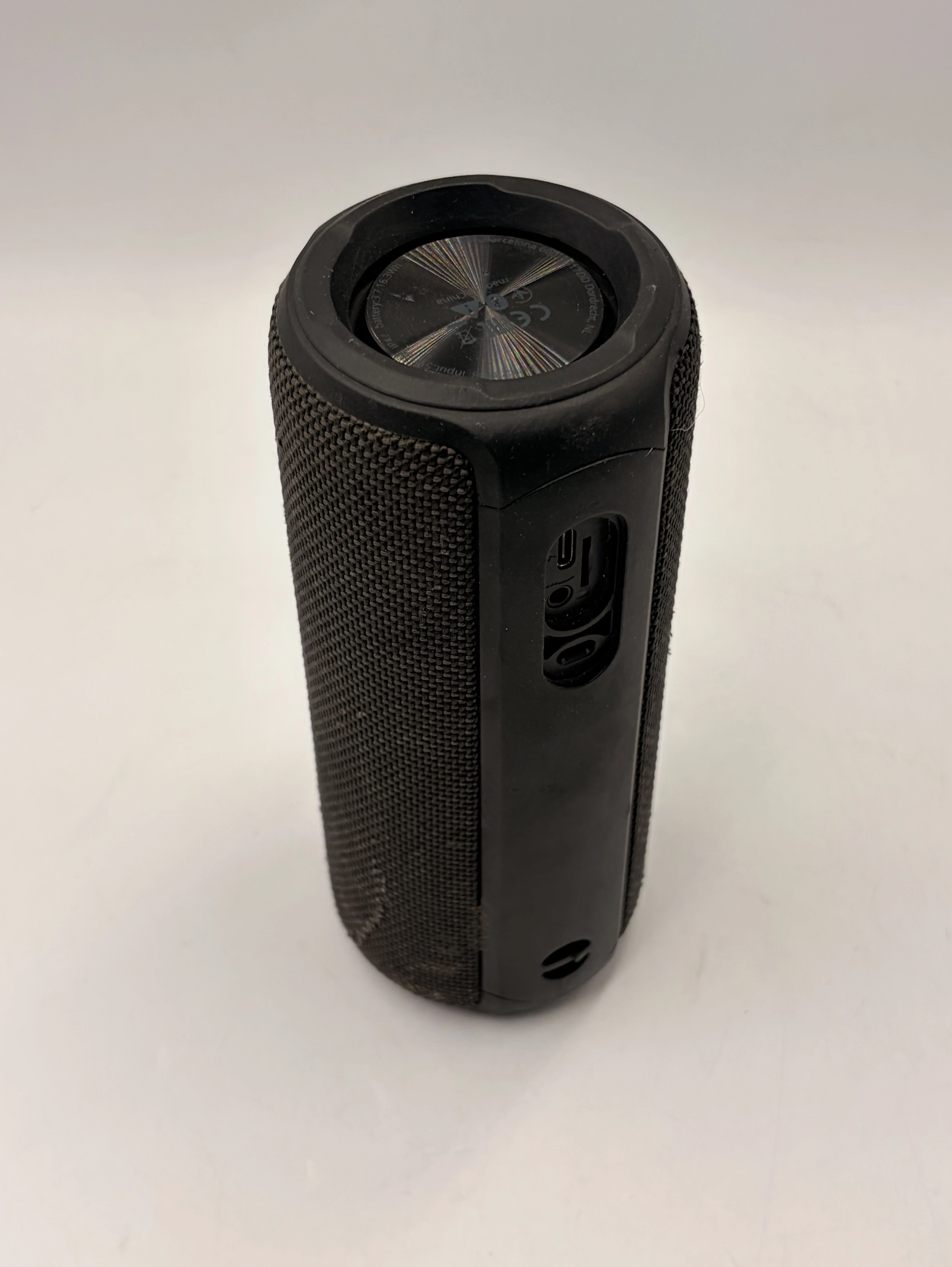 glosnik-przenosny-bluetooth-trust-23833-czarny-20w-stan-11323-2