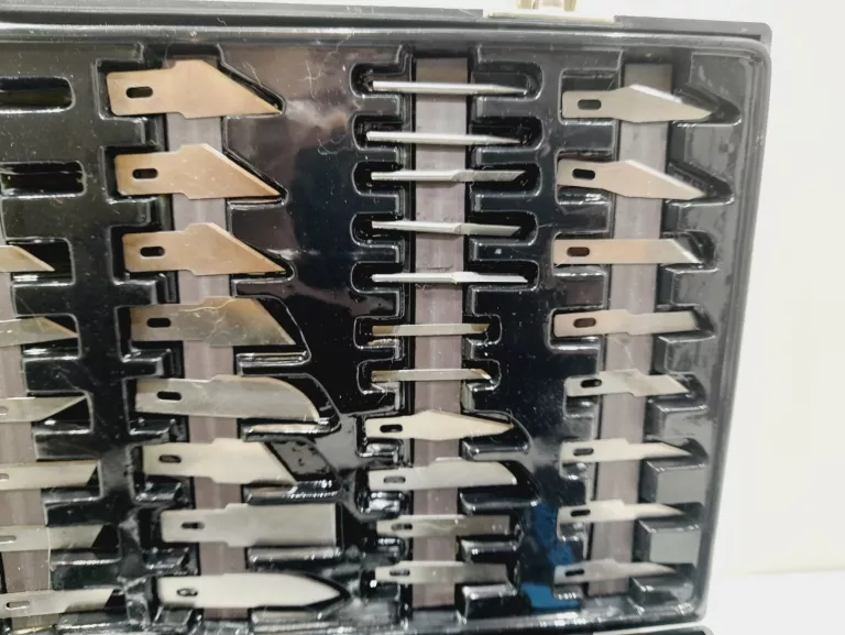 zestaw-nozy-skalpeli-modelarskich-waga-produktu-z-opakowaniem-jednostkowym-0500