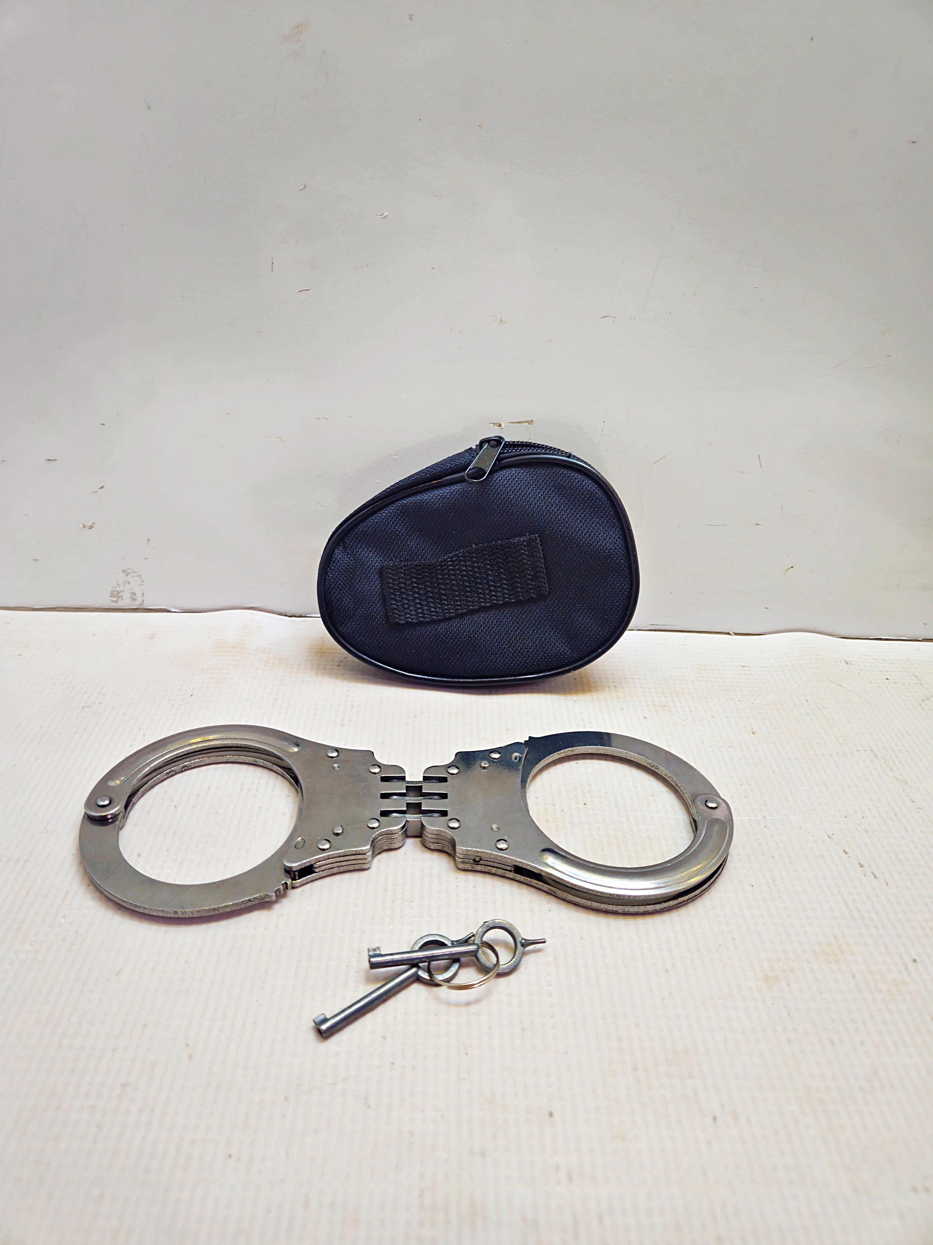 kajdanki-stalowe-made-in-usa-etui-2-kluczyki-zeromskiego-51-mlawa