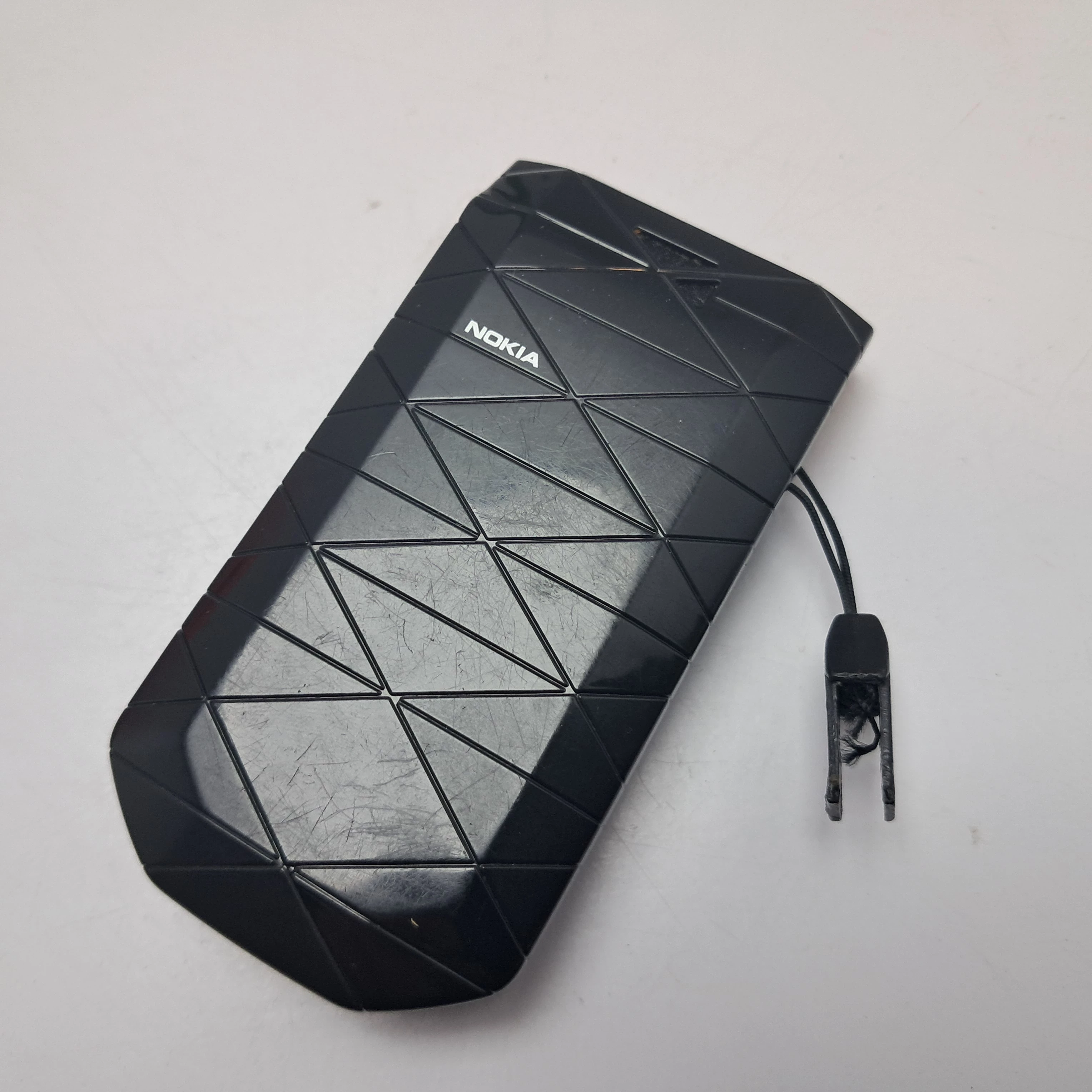 telefon-nokia-7070d-2-przekatna-ekranu-180