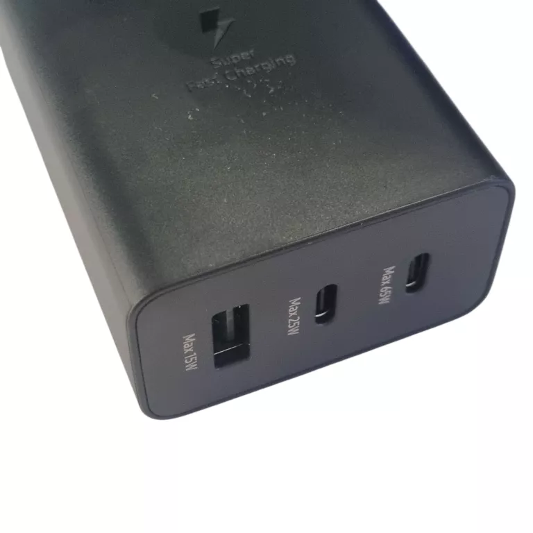 ladowarka-samsung-trio-p-t6530nbegww-usb-a-2x-usb-c-65w-czarna-kod-producenta-p-t6530nbegww