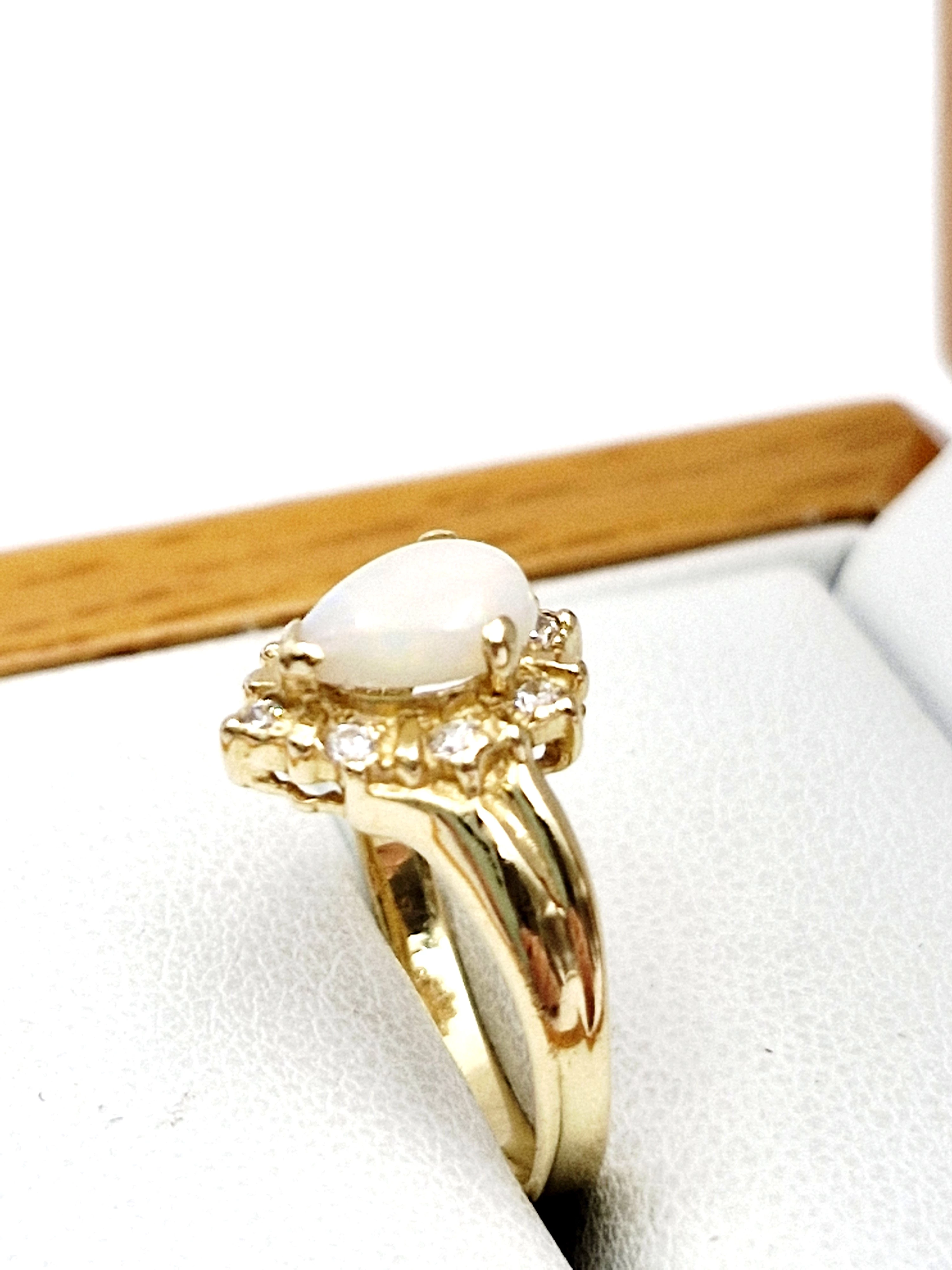 zloty-pierscionek-opal-cyrkonie-585-r10-222g-material-15835-2