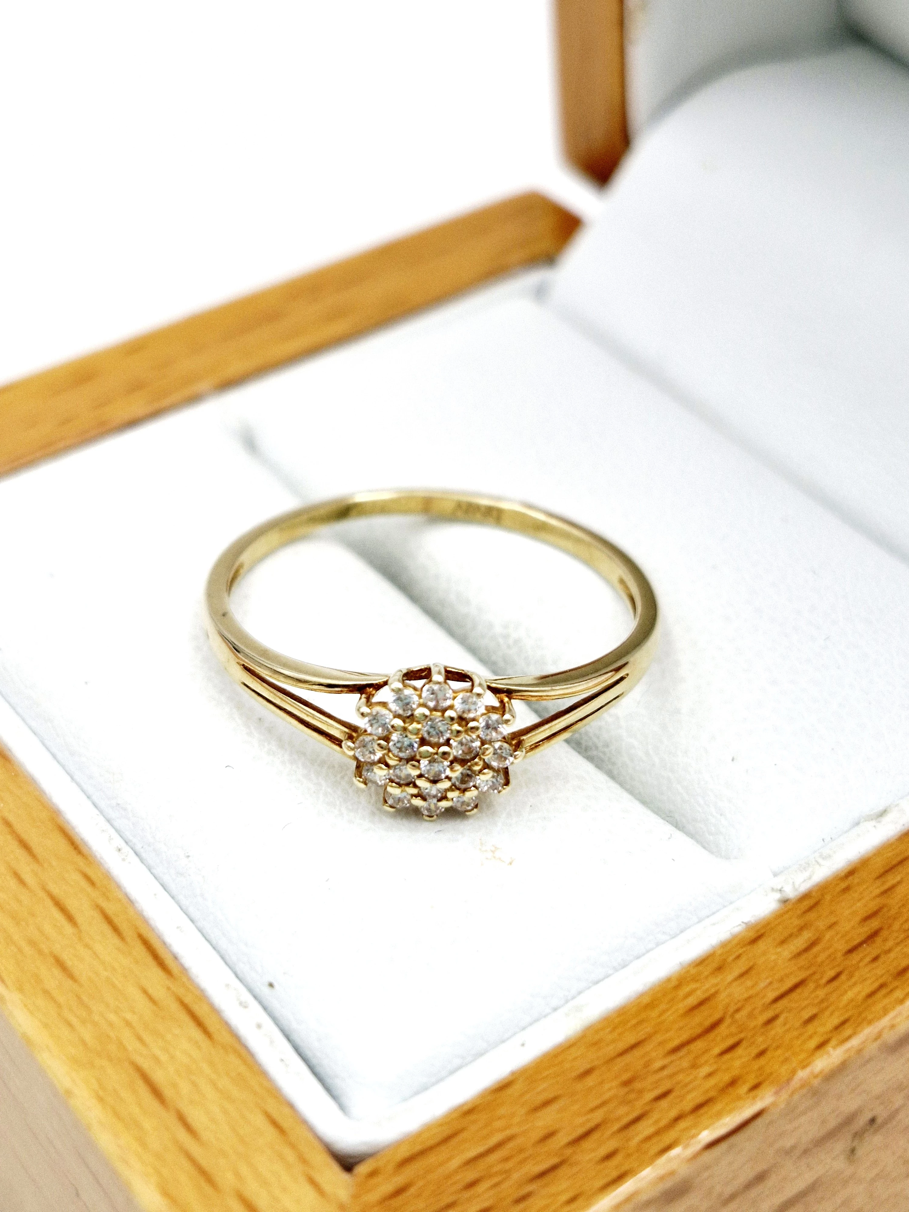 zloty-pierscionek-kwiat-z-cyrkoniami-333-r18-127g-kamien-17088-524288