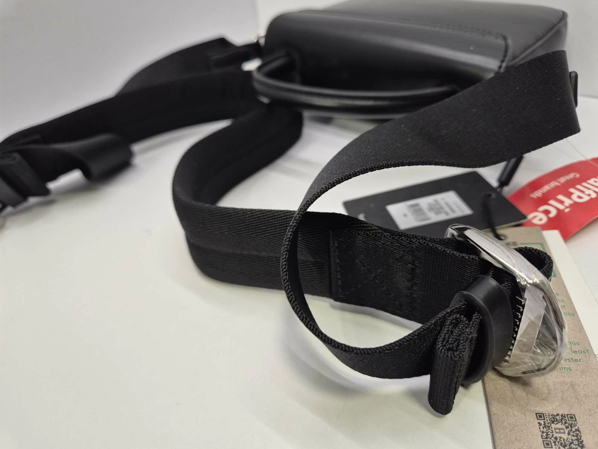 tommy-jeans-torebka-aw0aw15811-bds-czarny-os-material-dominujacy-203885-218281