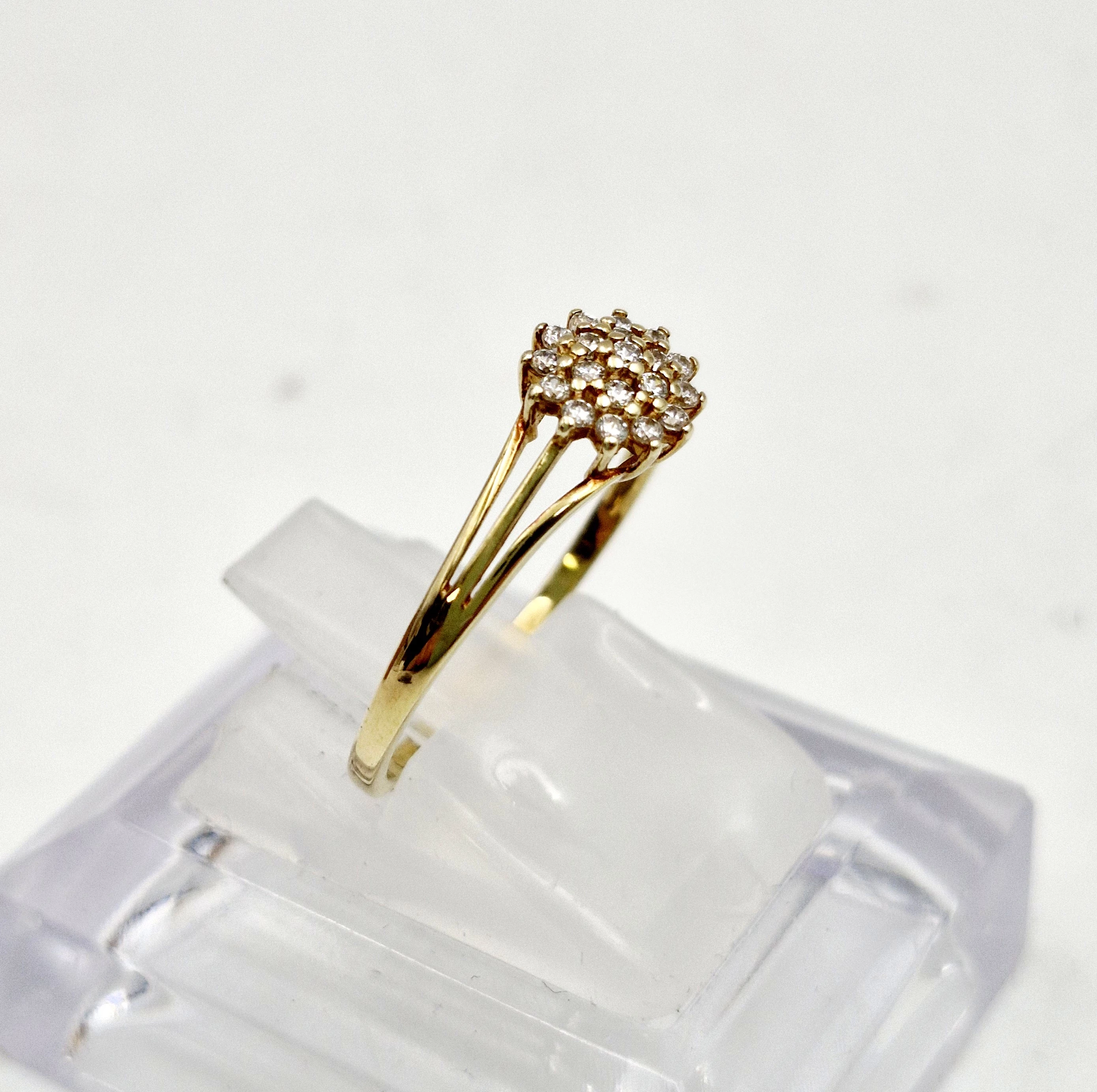 zloty-pierscionek-kwiat-z-cyrkoniami-333-r18-127g-stan-11323-2