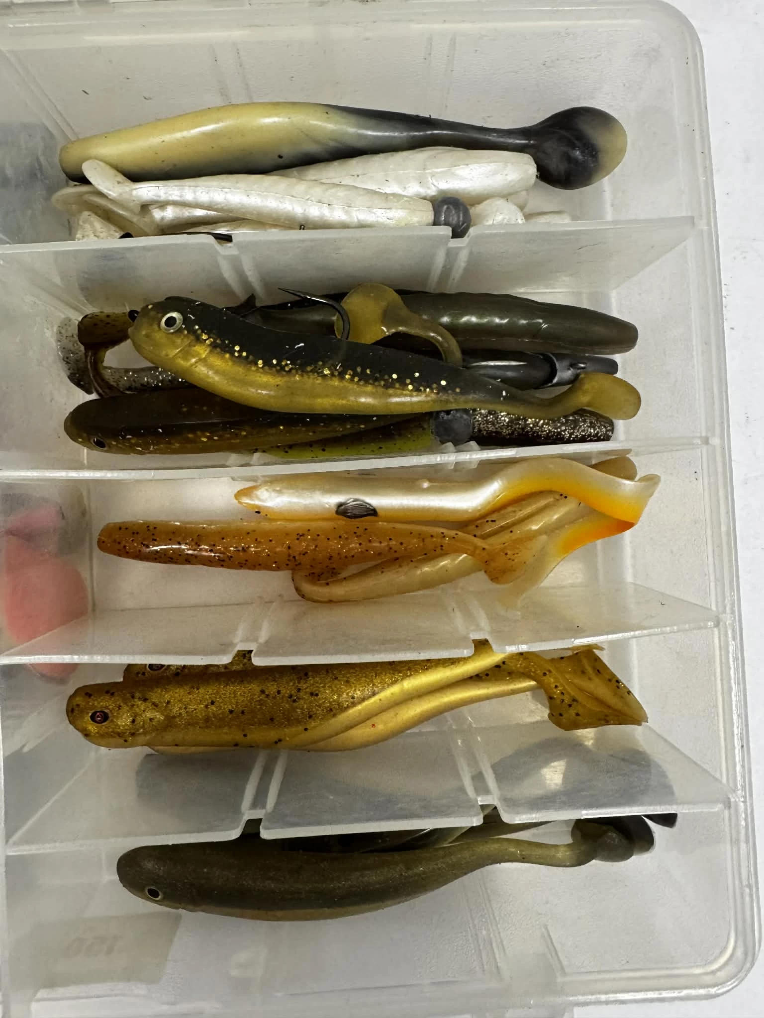 pudelko-z-przynetami-6-model-gumy