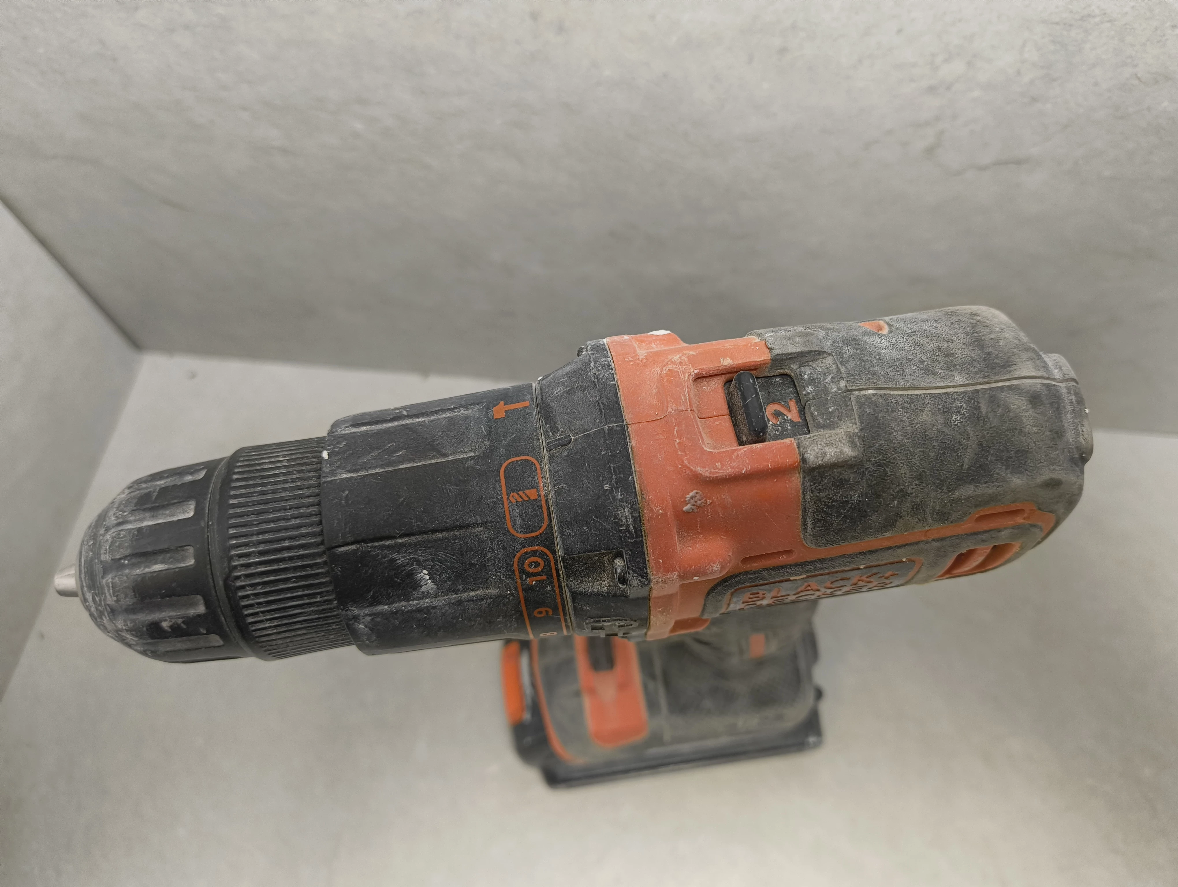 wkretarka-black-decker-bcd700s-aku-lad-napiecie-v-128551-6