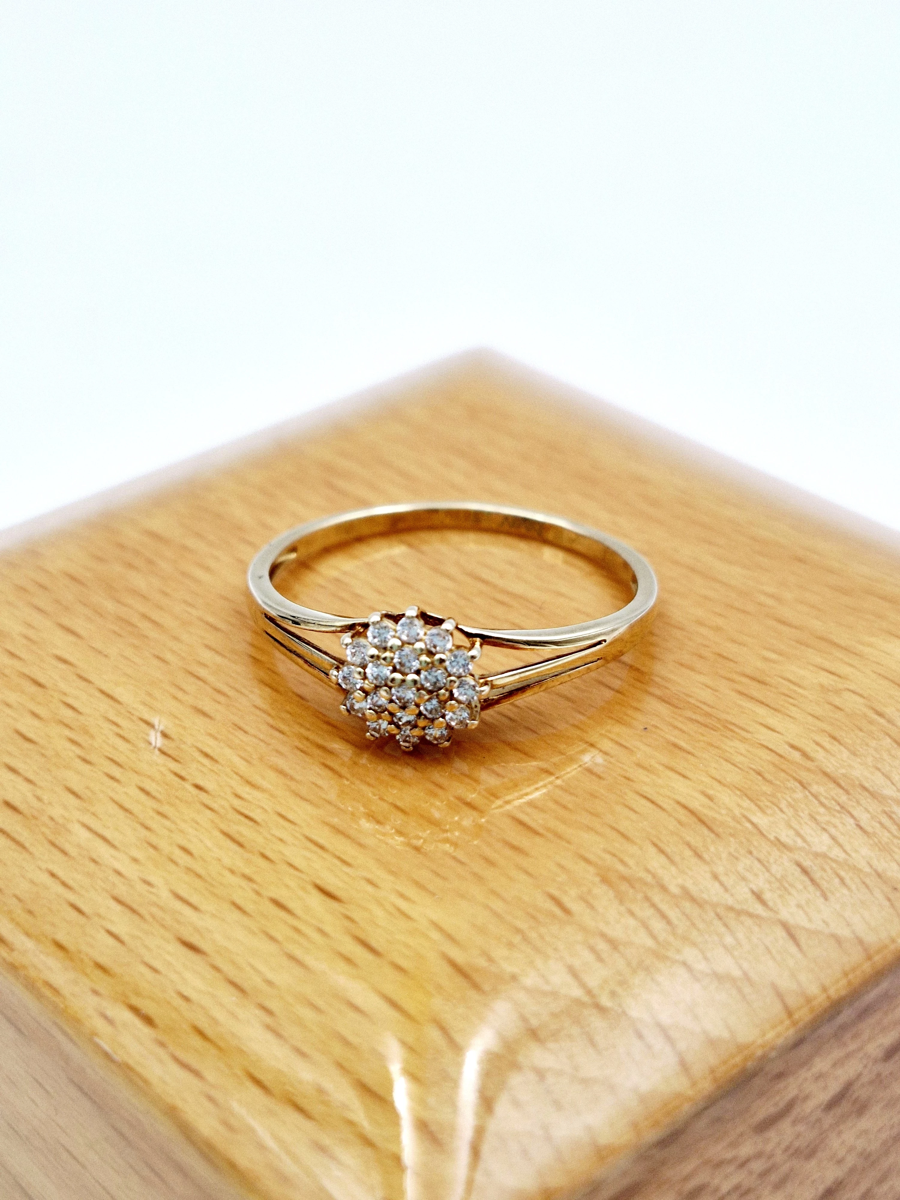 zloty-pierscionek-kwiat-z-cyrkoniami-333-r18-127g-rozmiarsrednica-wew-mm-372-18