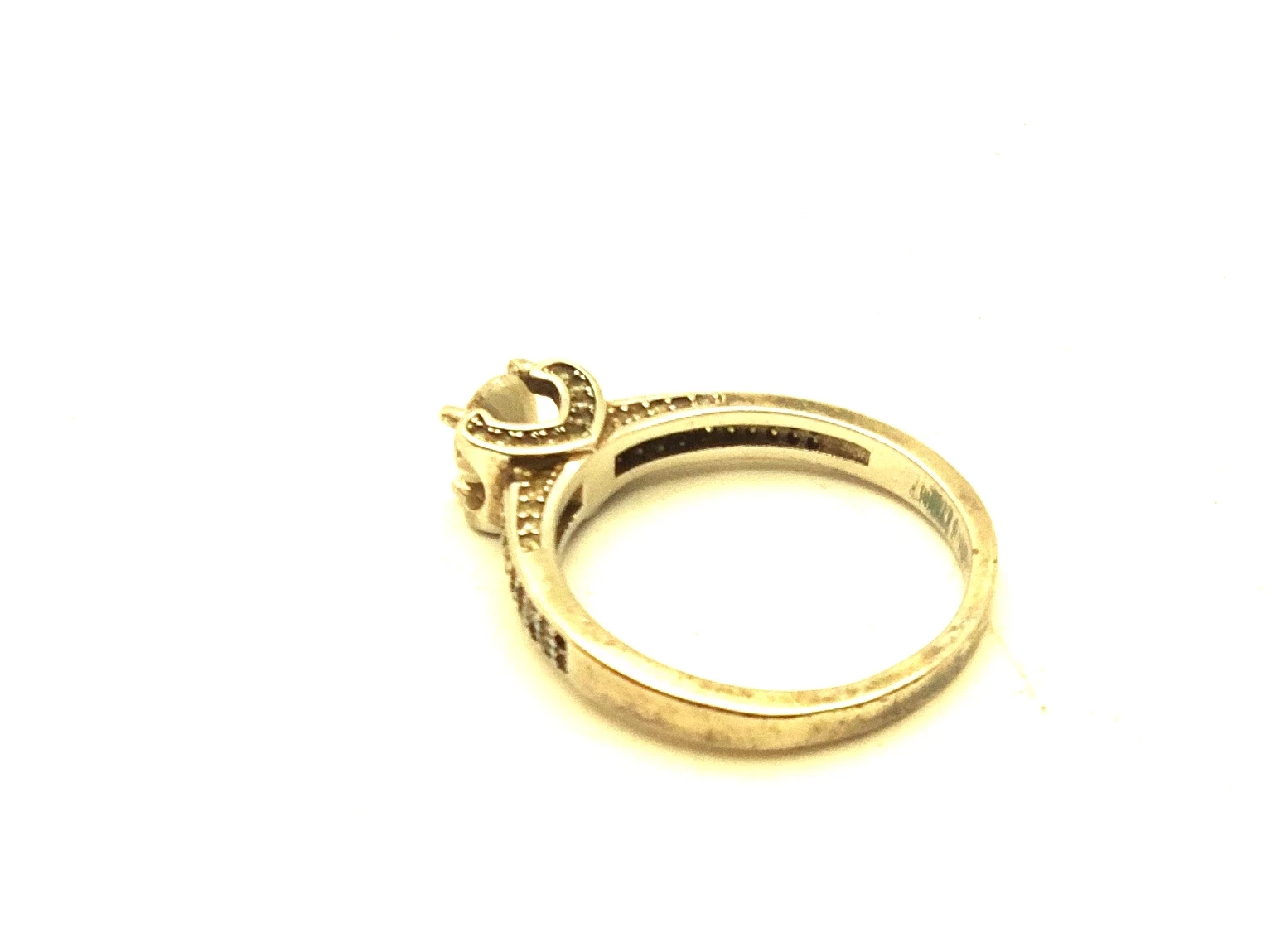 srebro-wyrob-jubilerski-uzywany-pierscionek-material-15835-4