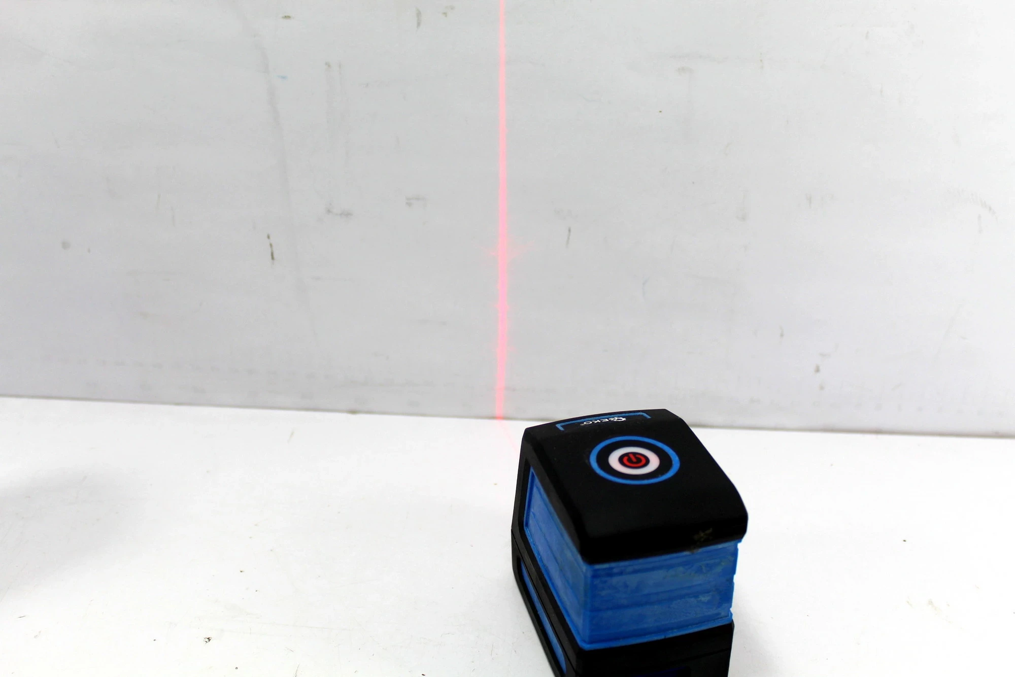 laser-krzyzowy-geko-g03303-pokrowiec-stan-11323-2