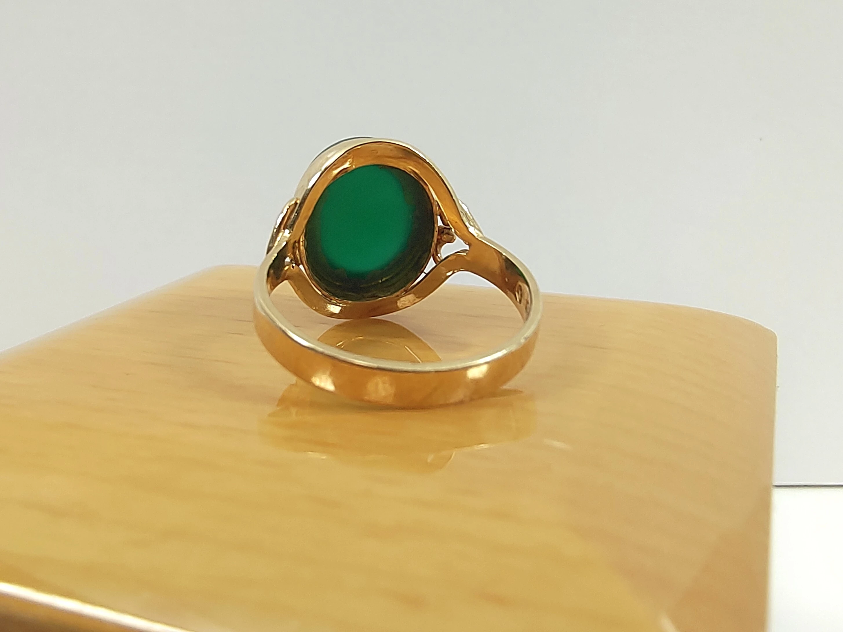 zloty-pierscionek-z-zielonym-kamieniem-p585-375g-r14-kamien-17088-524288