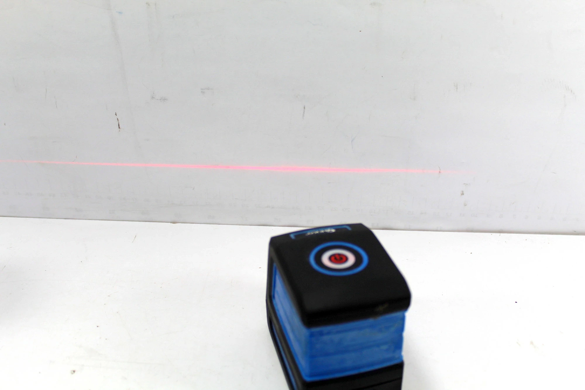 laser-krzyzowy-geko-g03303-pokrowiec-maksymalny-zasieg-pracy-25