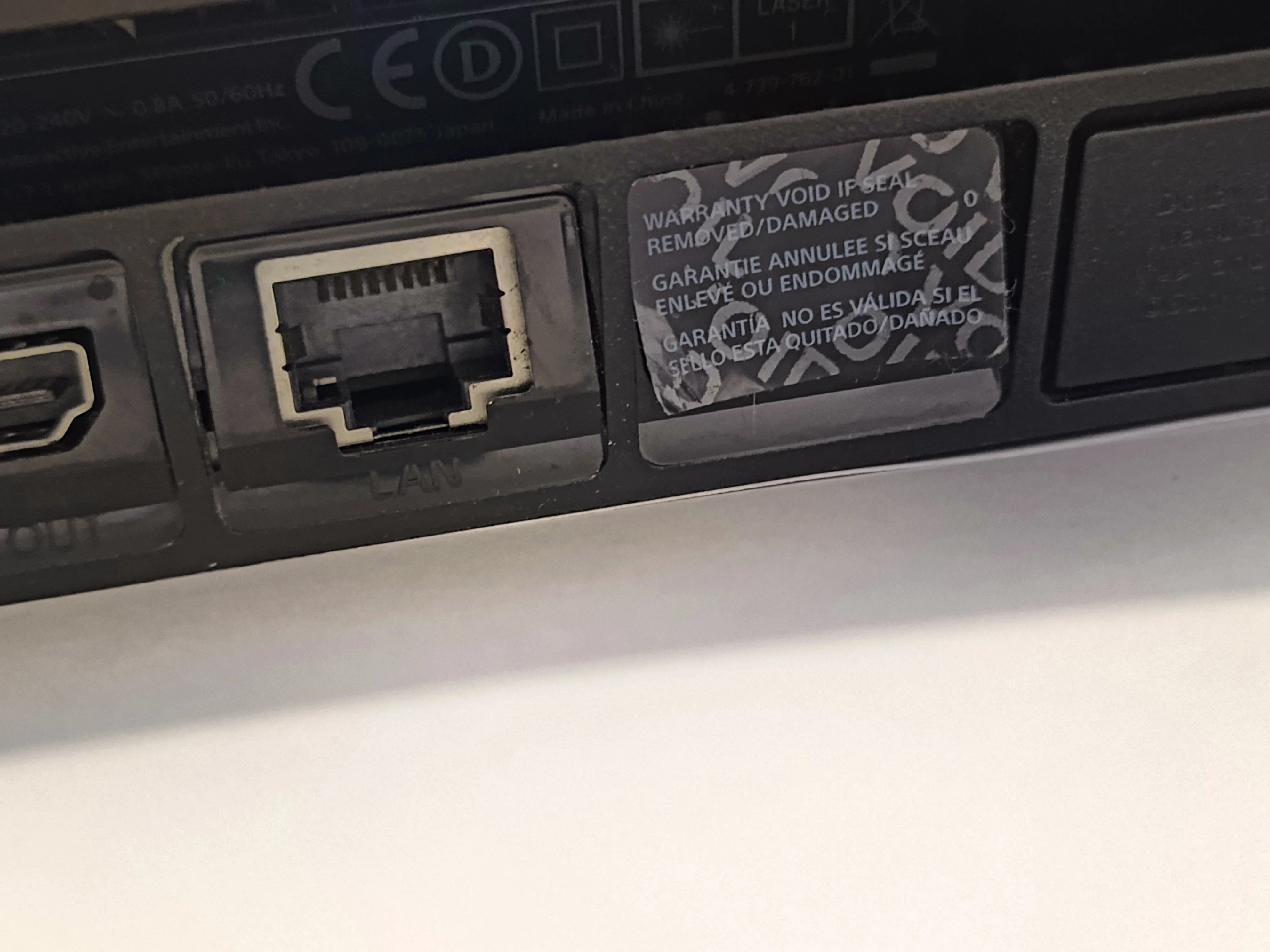 konsola-ps4-slim-dwa-pad-kable-liczba-kontrolerow-w-zestawie-205994-225550