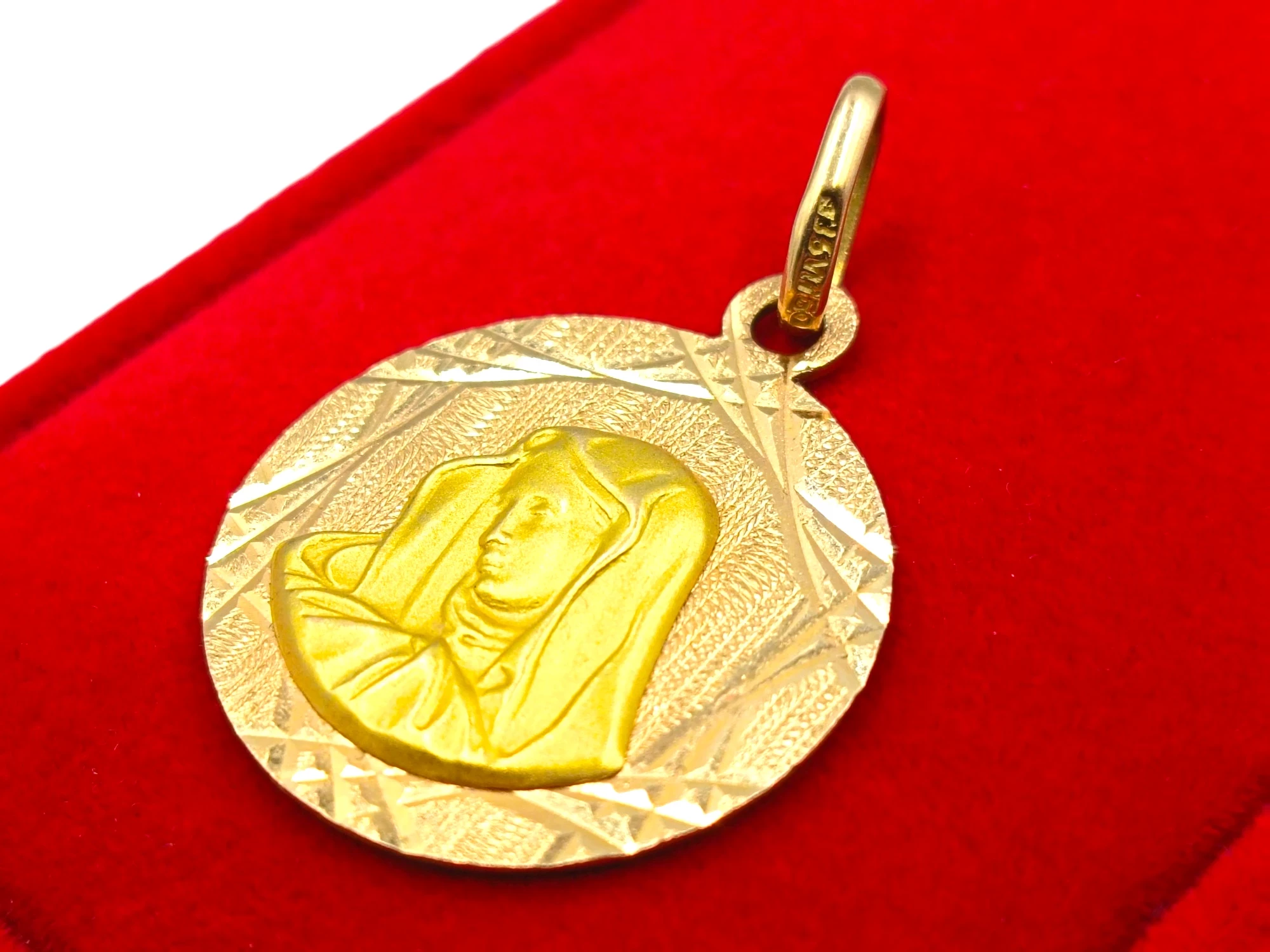 piekna-zlota-zawieszka-matka-boska-421-g-750-rodzaj-2205-2