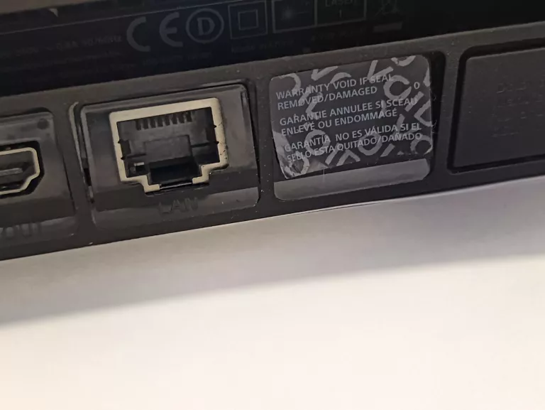 konsola-ps4-slim-dwa-pad-kable-liczba-kontrolerow-w-zestawie-205994-225550