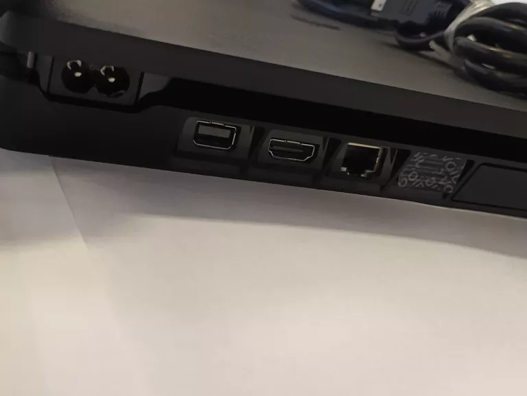 konsola-ps4-slim-dwa-pad-kable-wersja-130590-2