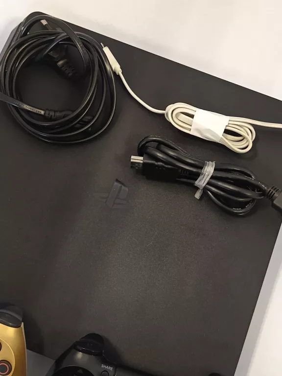 konsola-ps4-slim-dwa-pad-kable-kod-producenta-cuh-2216a