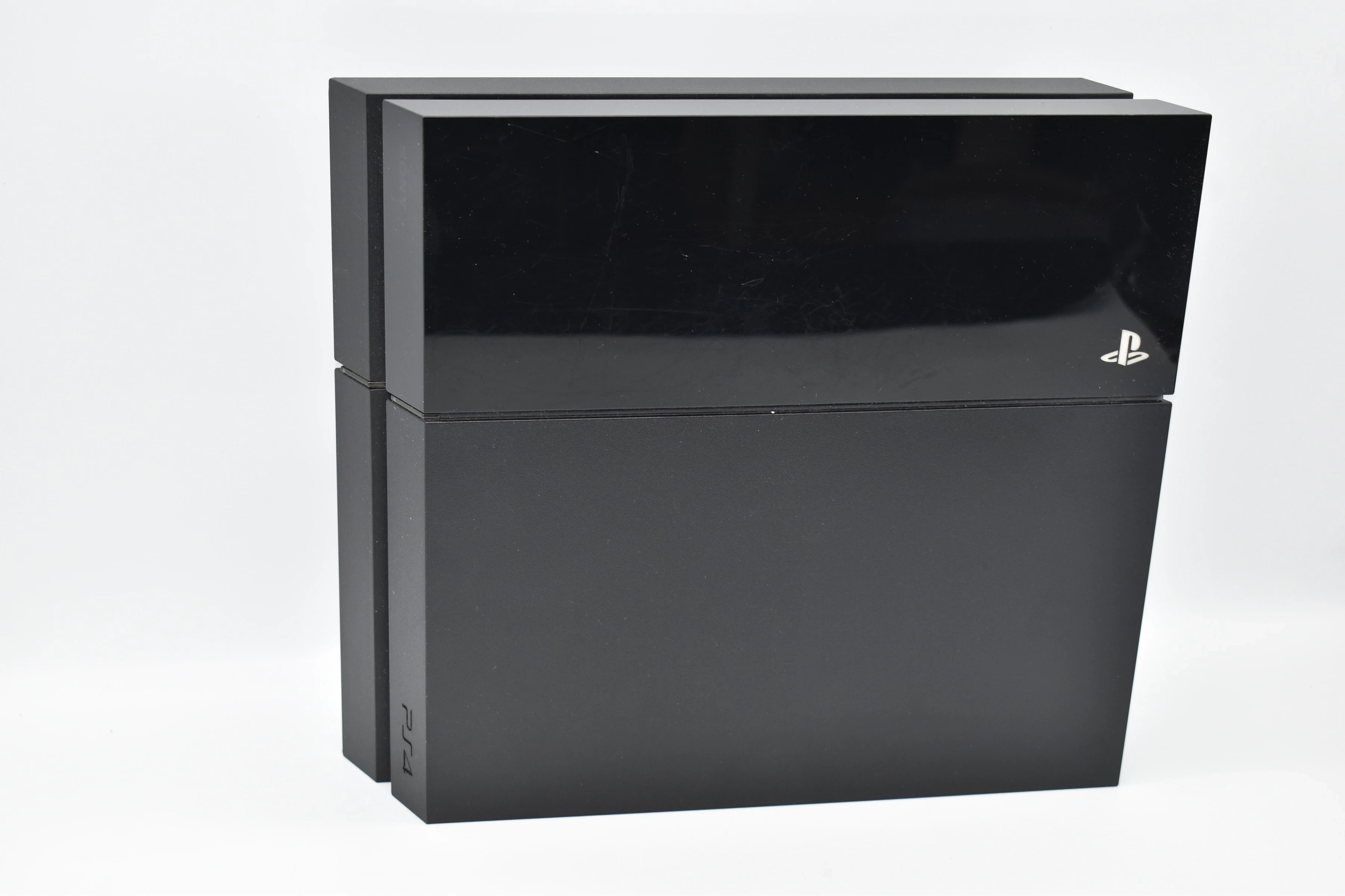 konsola-ps4-cuh-1004a-padkamerahdmizasilajacy-stan-11323-2