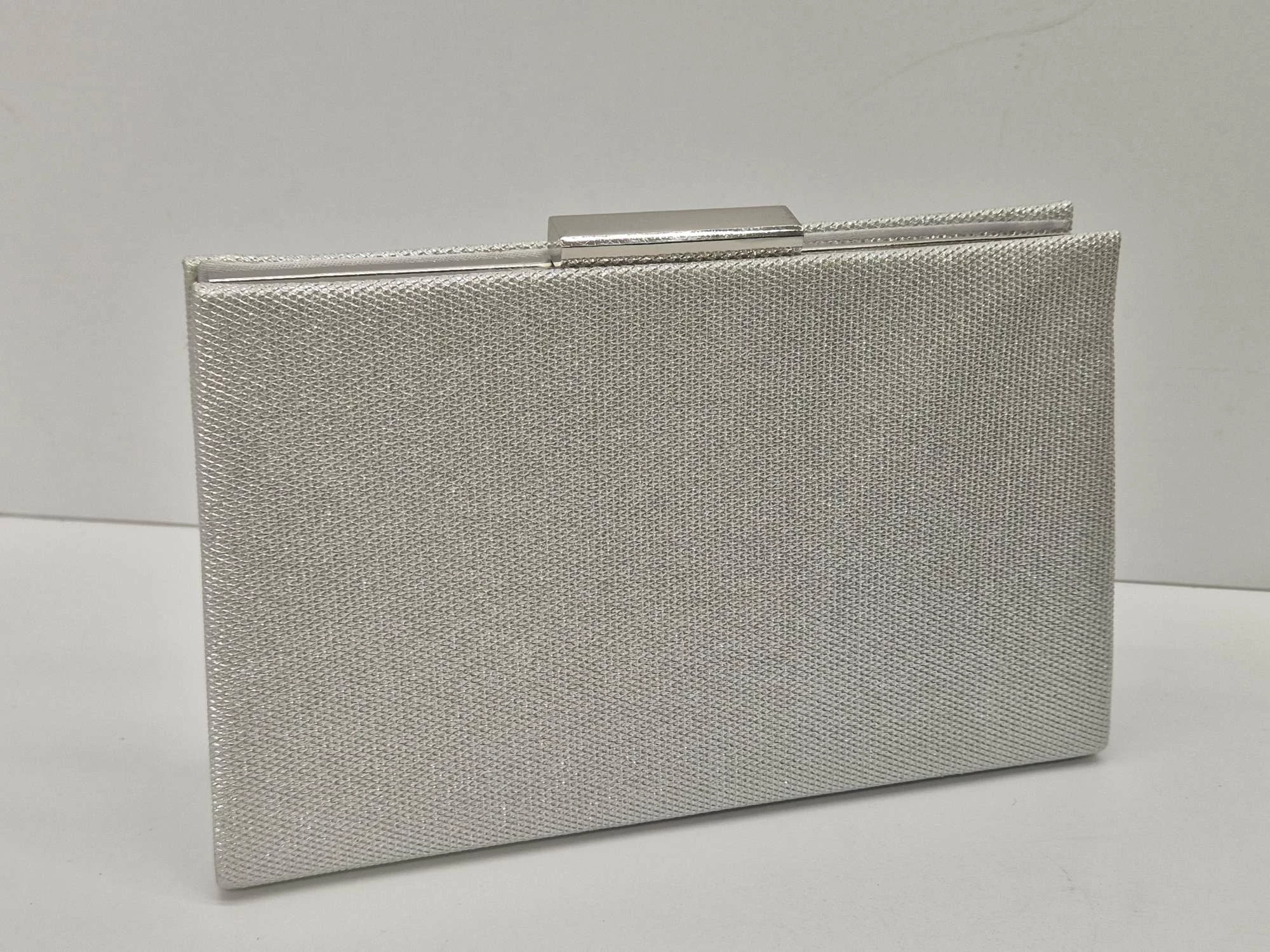 kopertowka-srebrna-20cm-na-lancuszku-struga-29-radom