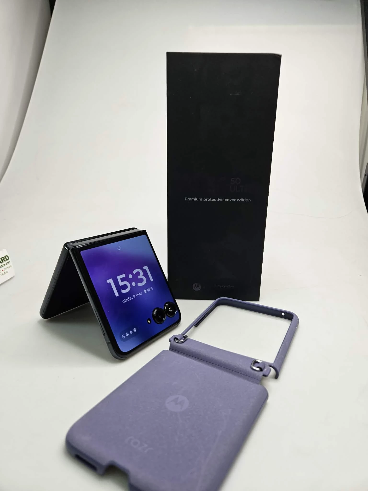 telefon-motorola-razr-50-ultra-12512-gb-komplet-kod-producenta-pb1t0002pl
