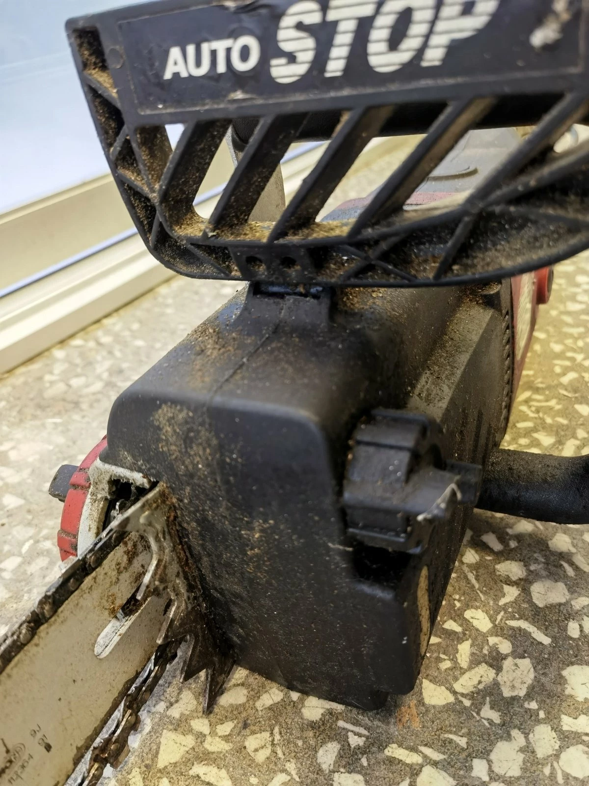 pila-lancuchowa-elektryczna-grizzly-eks-2440-qt-maksymalna-moc-240000