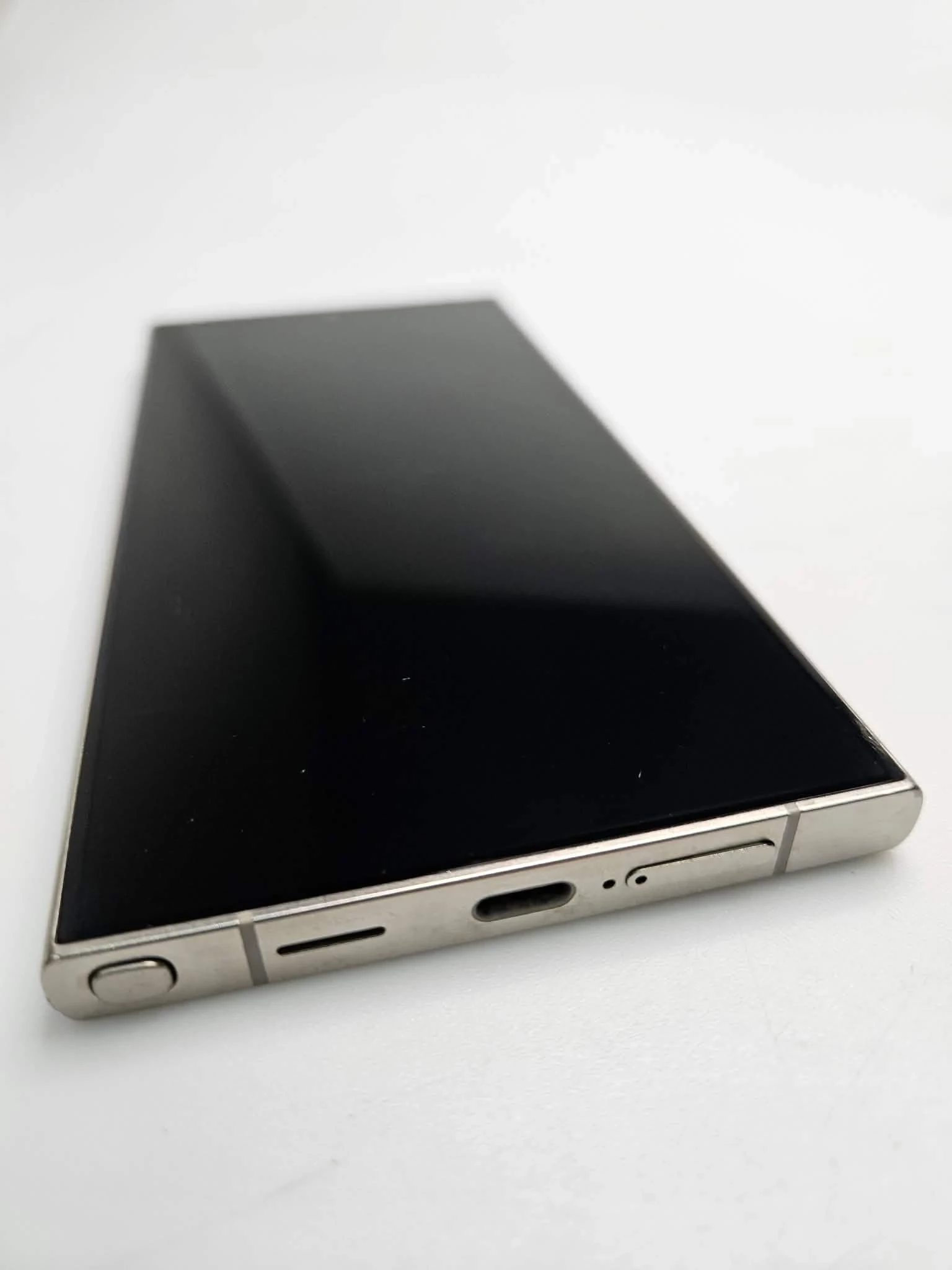 telefon-samsung-galaxy-s24-ultra-12512-gb-stan-11323-2