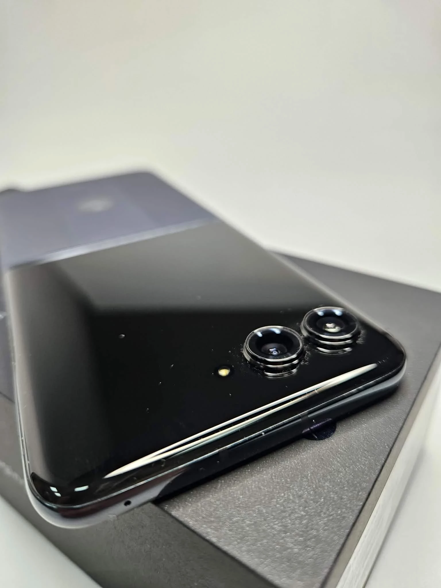 telefon-motorola-razr-50-ultra-12512-gb-komplet-wbudowana-pamiec-202869-214181