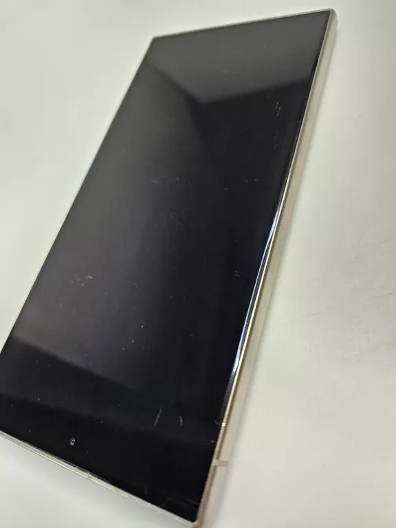 telefon-samsung-galaxy-s24-ultra-12512-gb-przekatna-ekranu-680