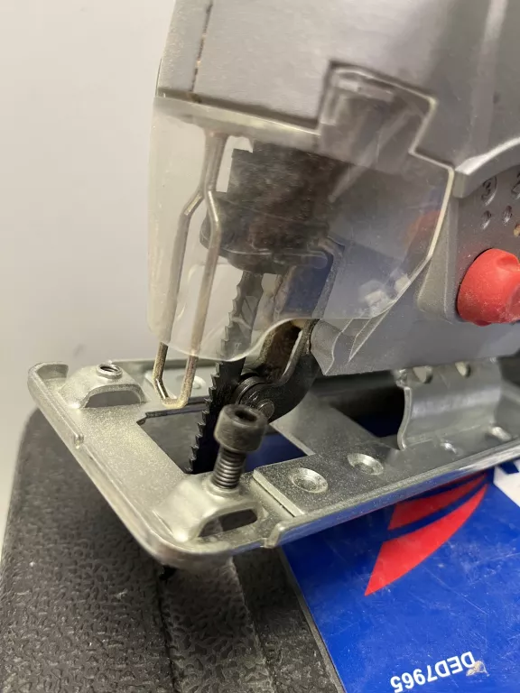 wyrzynarka-sieciowa-dedra-ded7965-mocowanie-brzeszczotu-205041-222245