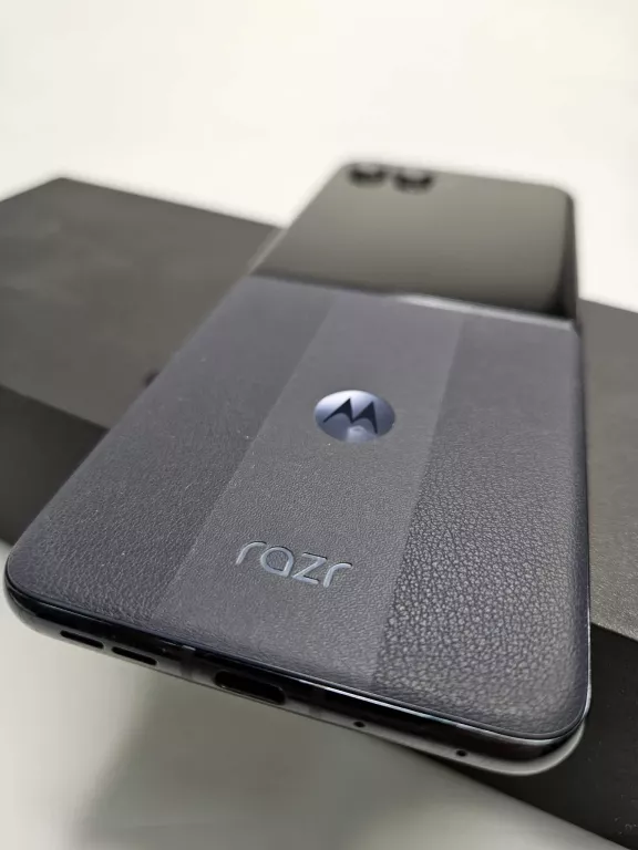 telefon-motorola-razr-50-ultra-12512-gb-komplet-pamiec-ram-202865-324301